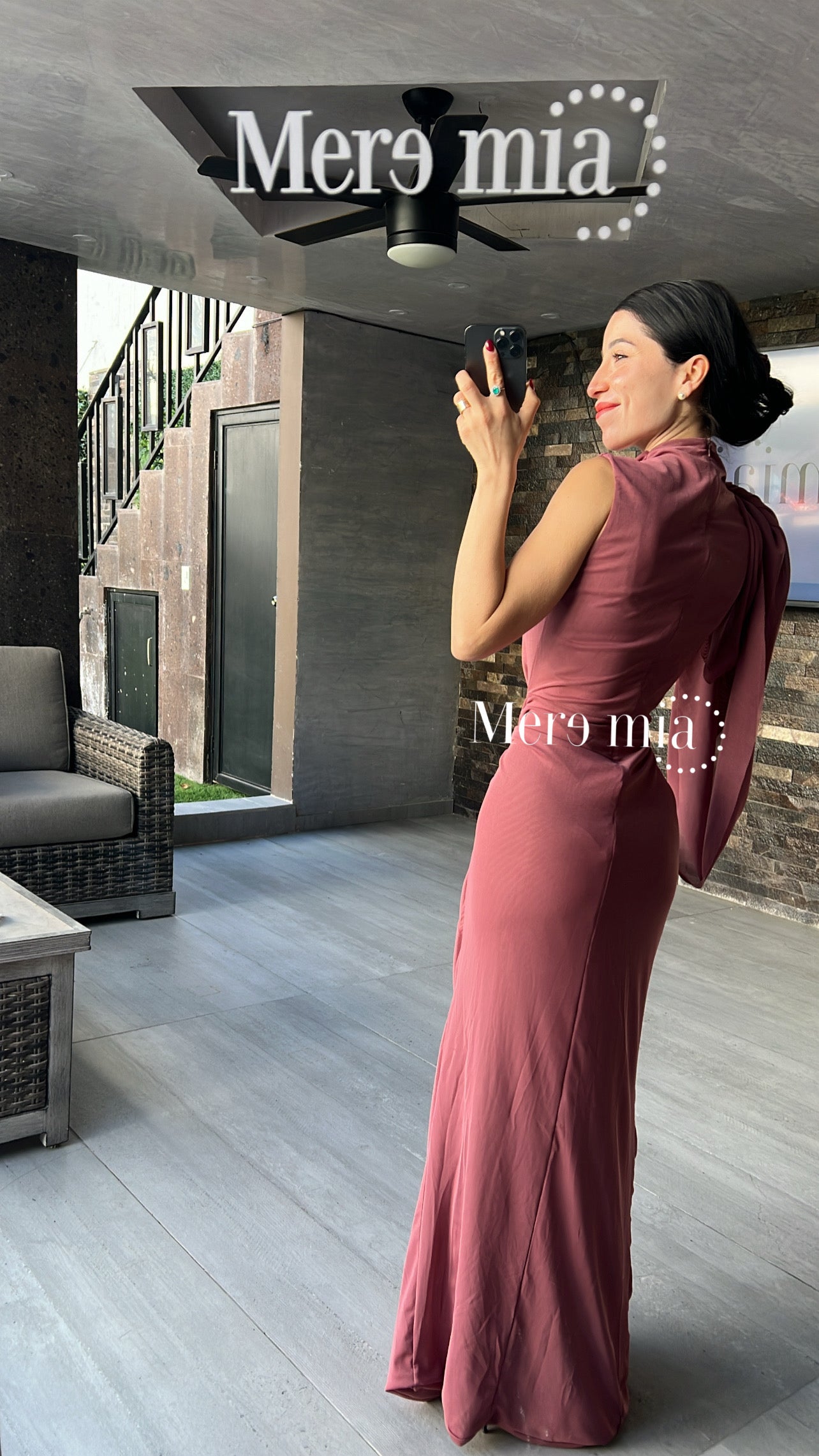 Vestido capa corta plisada