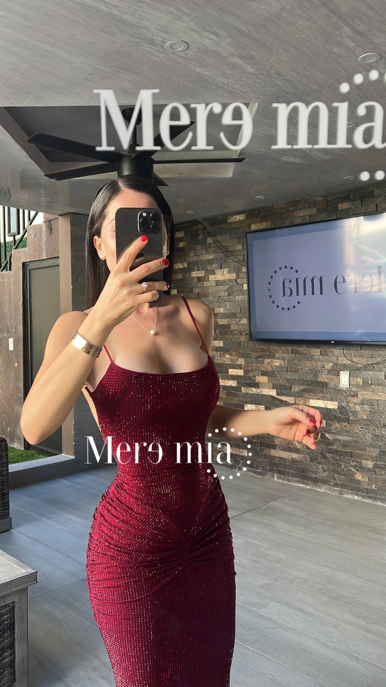 Vestido tinto puntos nudo