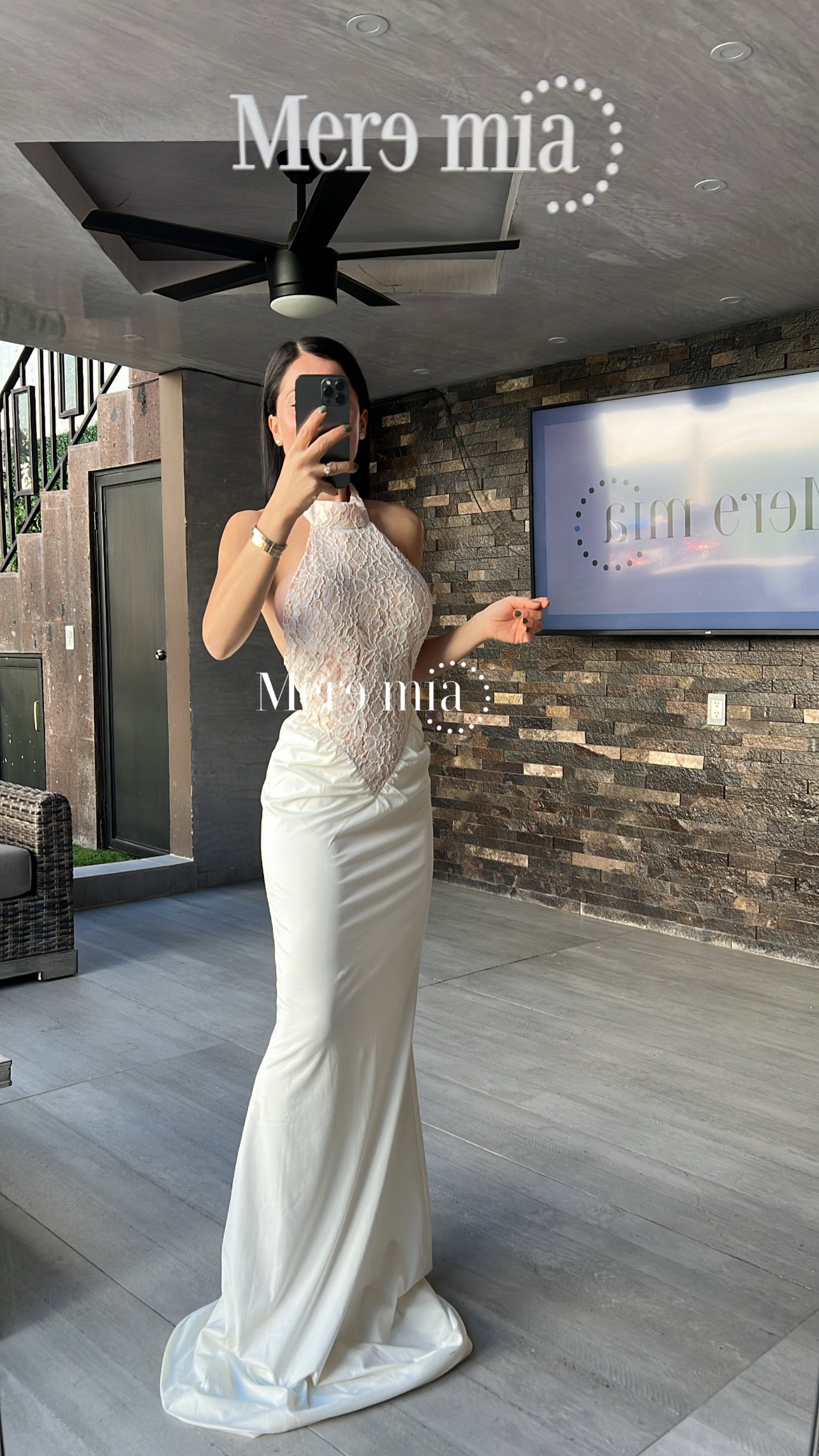 Vestido negro encaje cuello