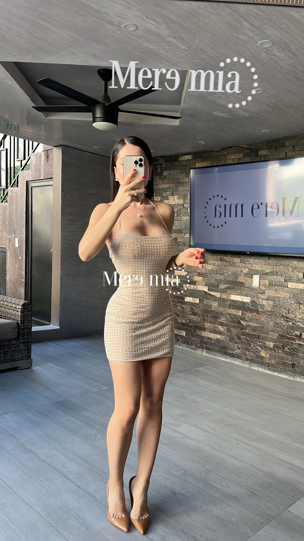 Vestido nude corto cuadros