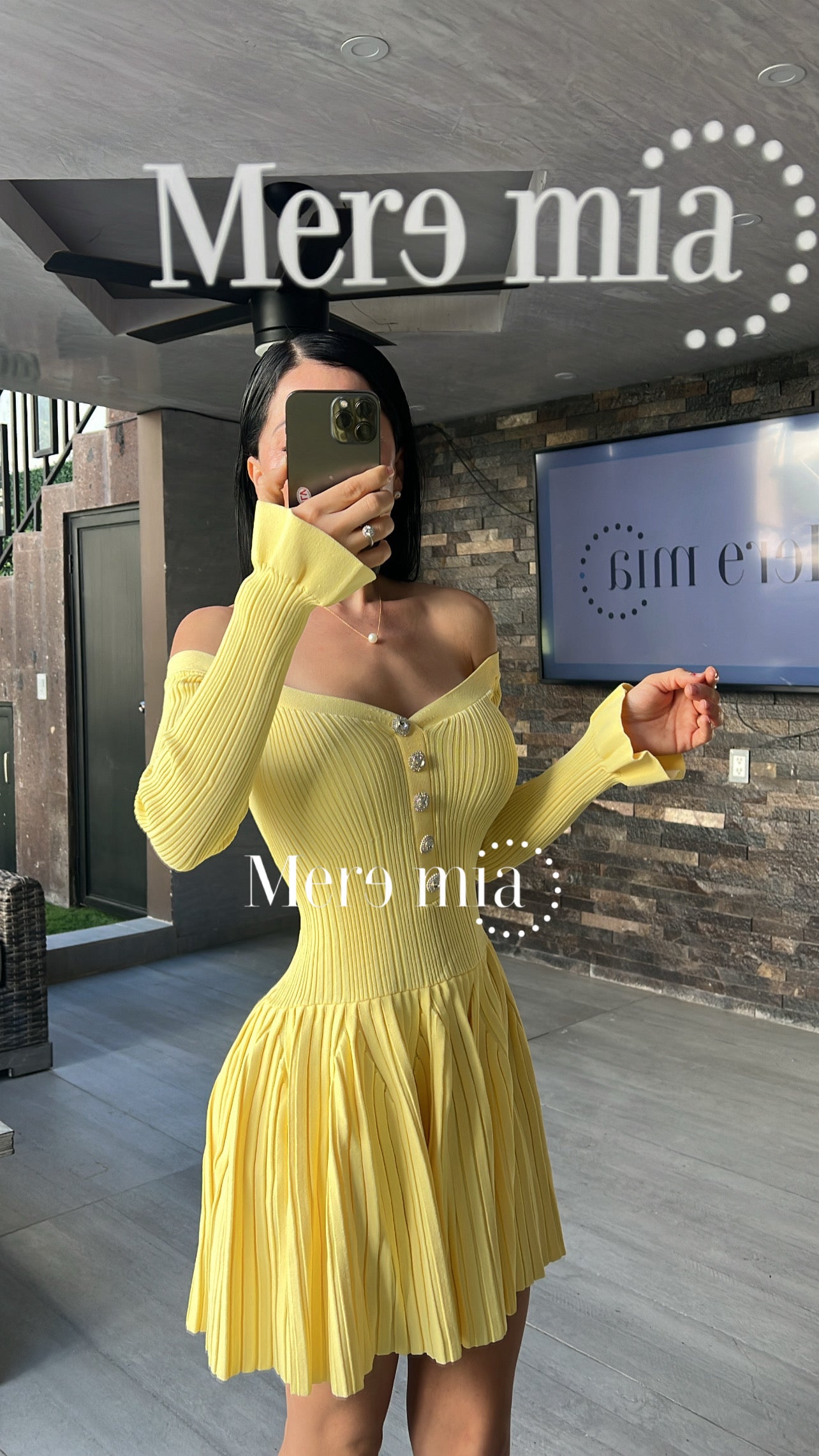 Vestido amarillo rayado olanes