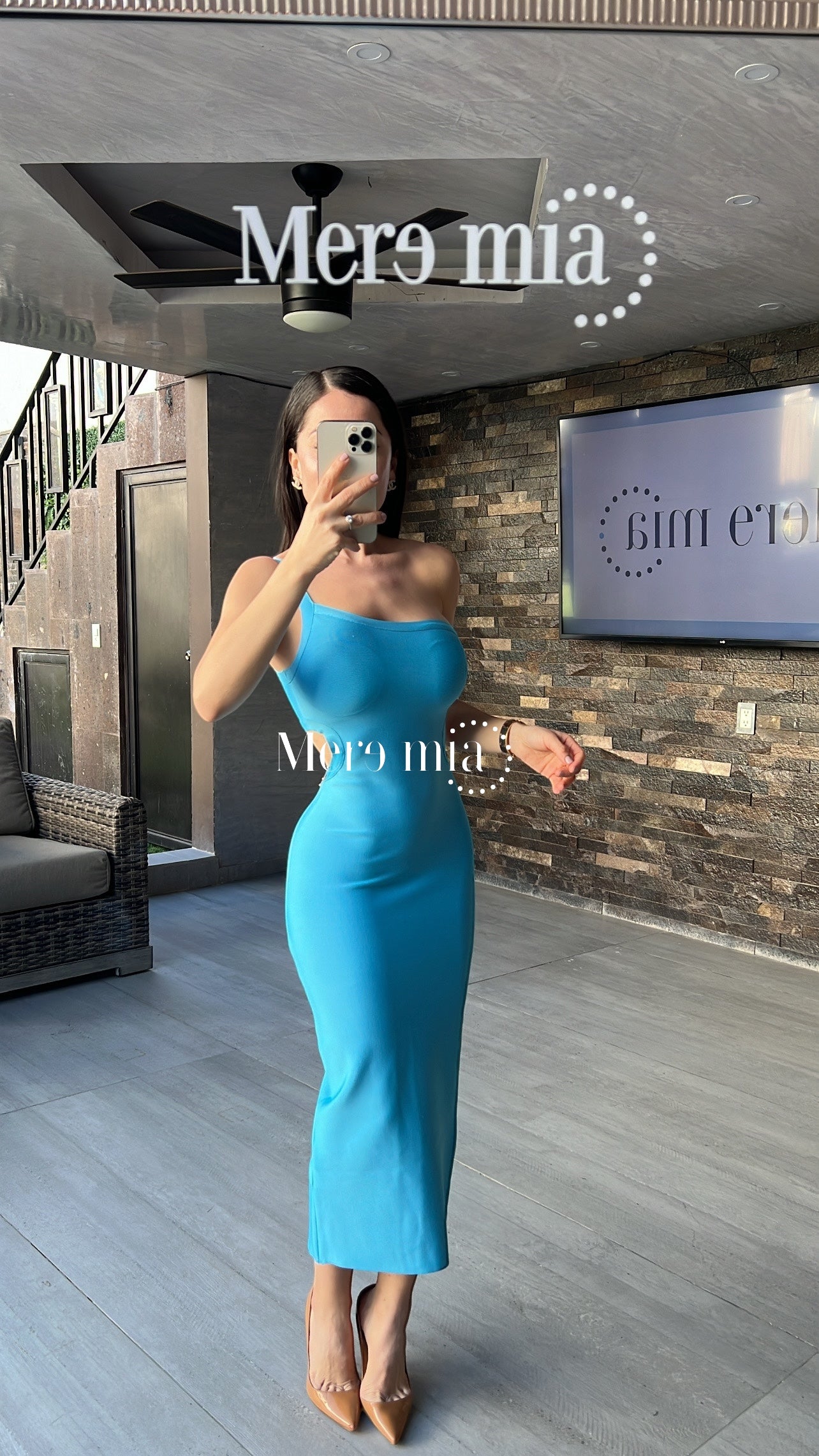 Vestido azul liso espalda