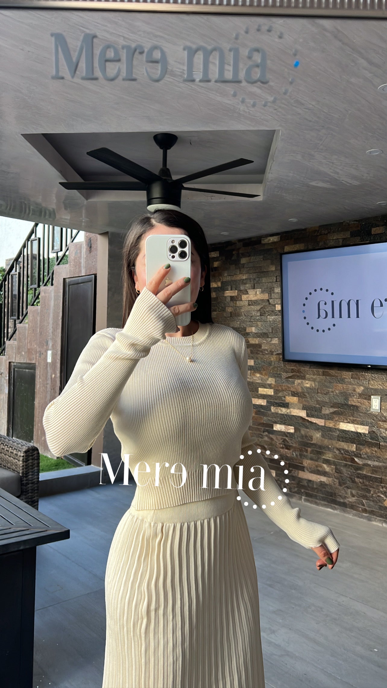 Conjunto perla swet falda plis