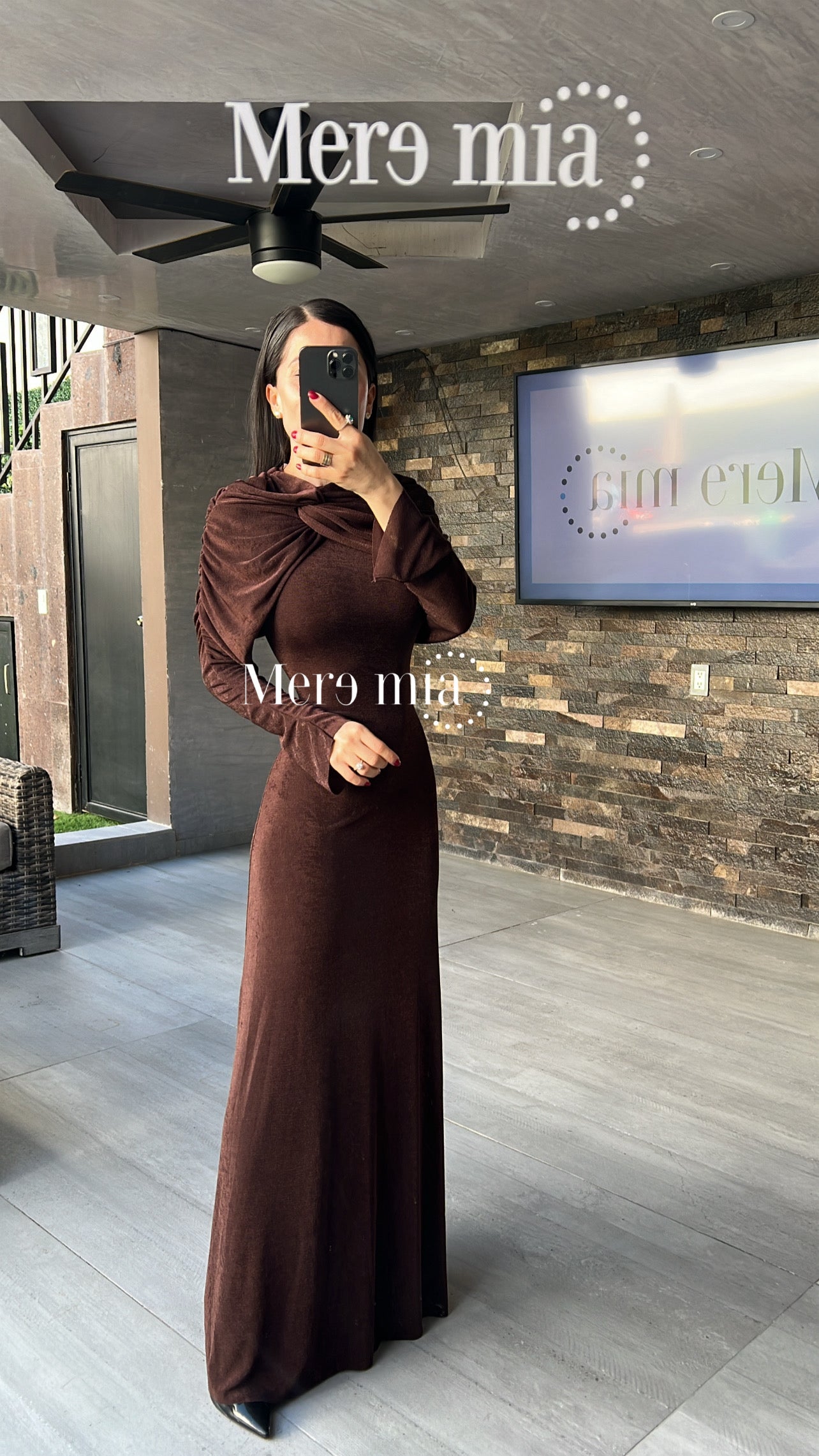 Vestido café plisado nudo