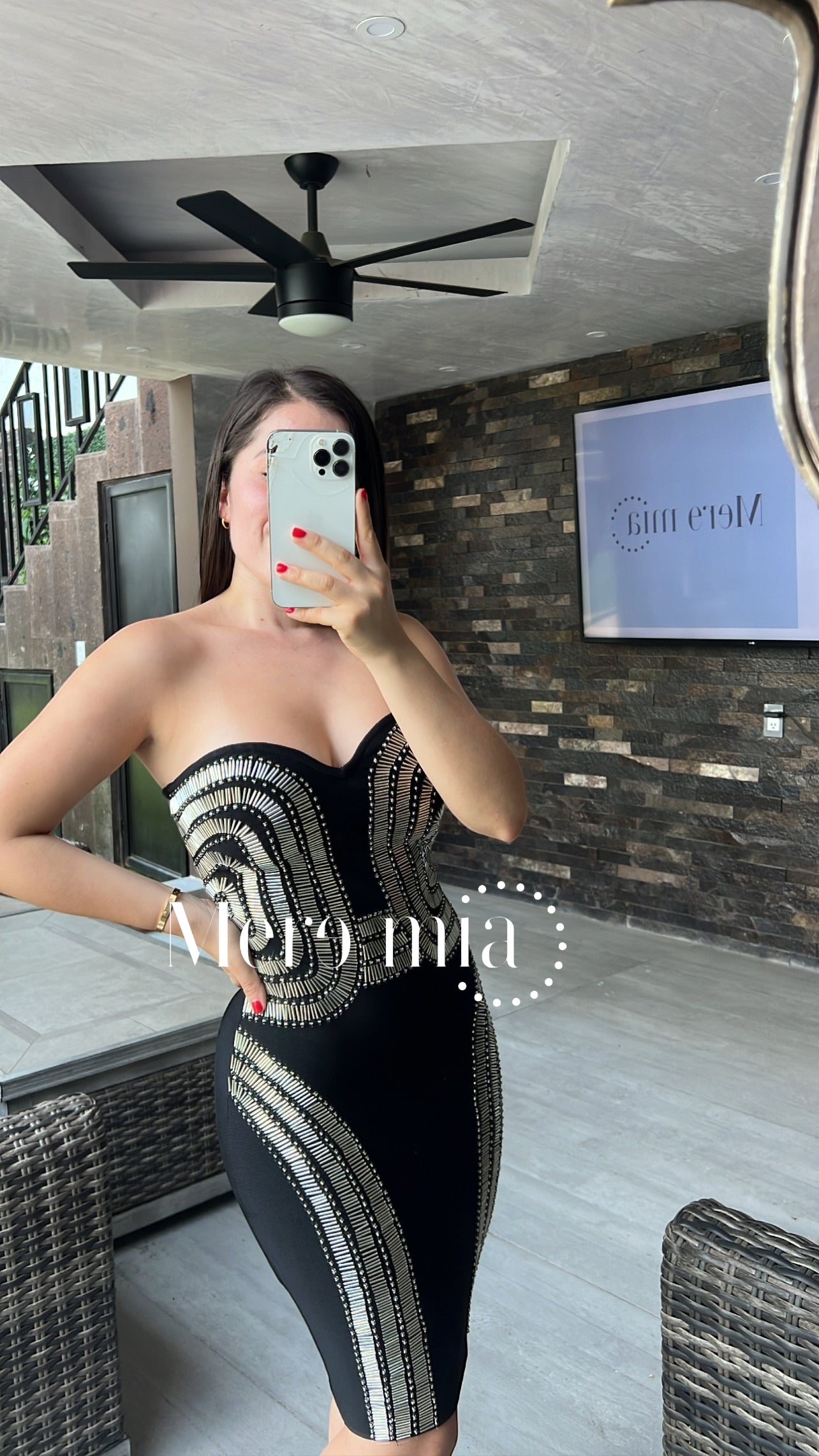 Vestido negro strapples