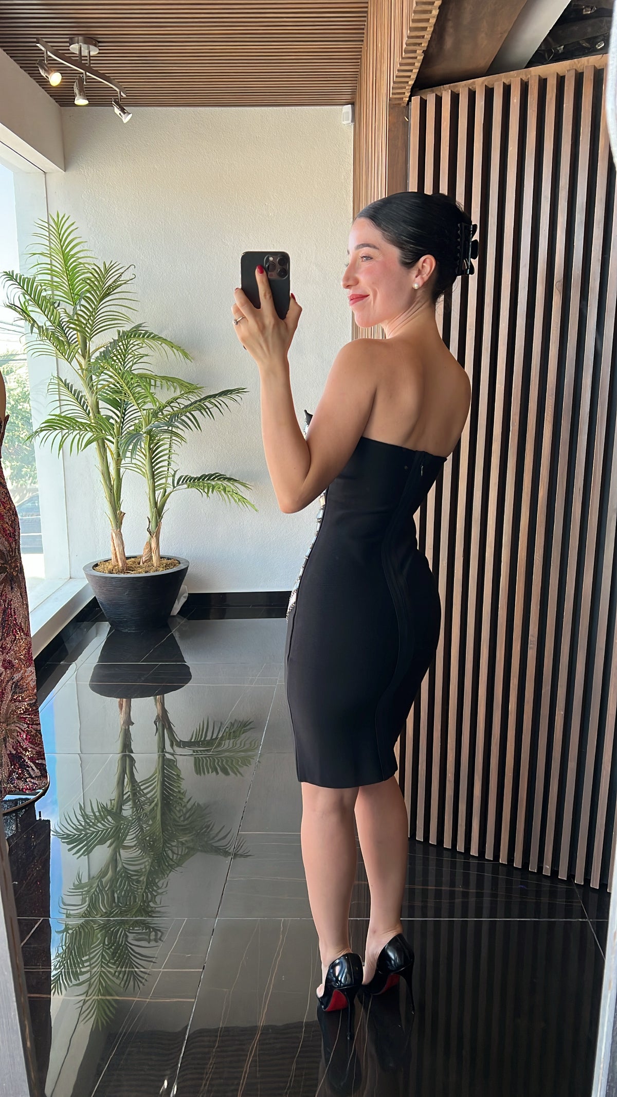 Vestido negro strapples