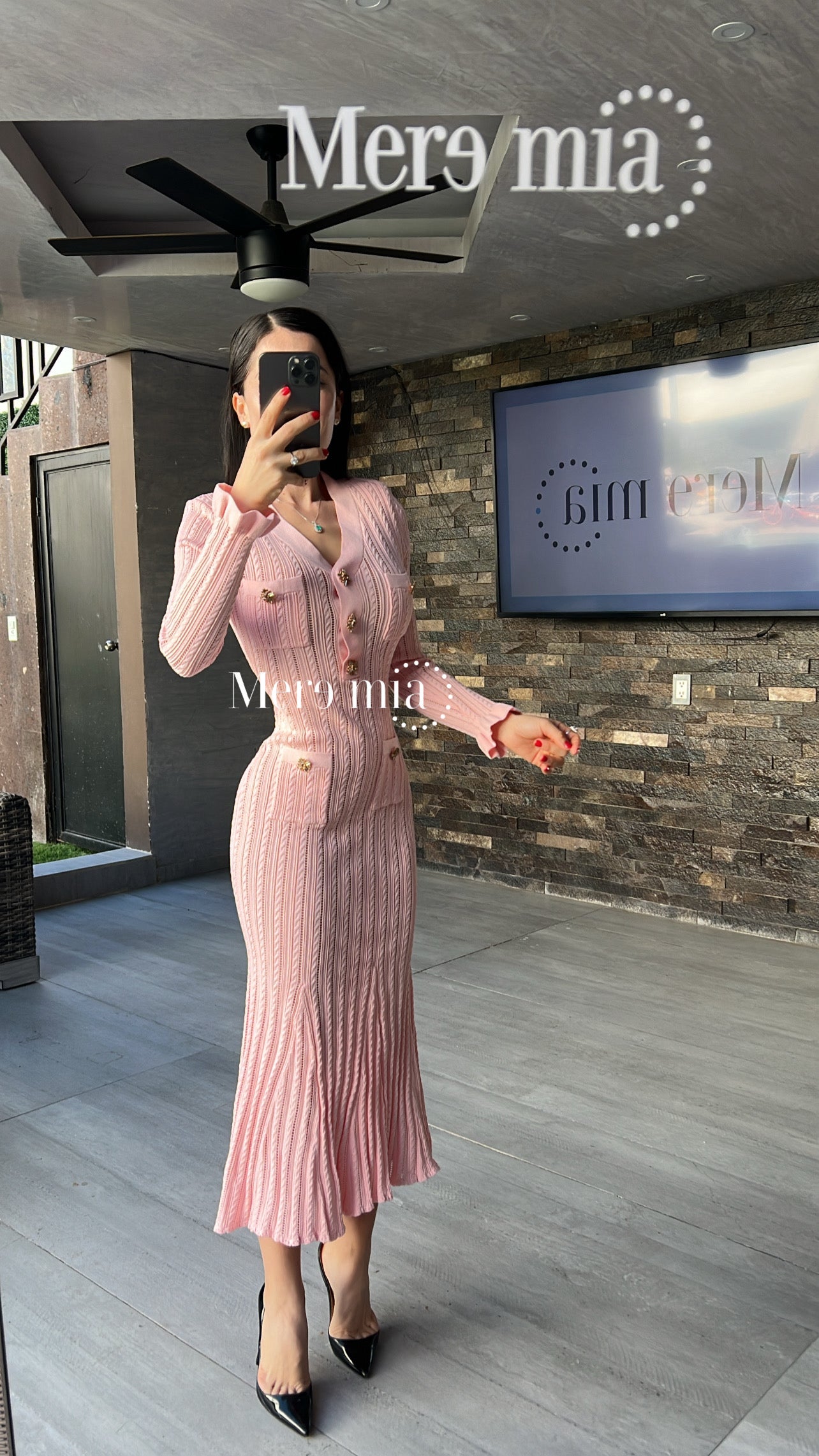 Vestido rosa botines Olanes abajo