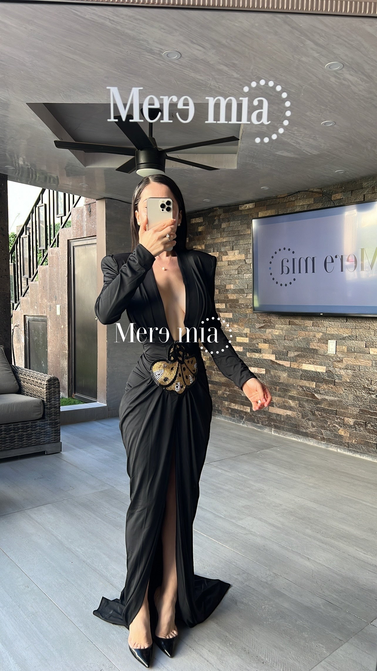 Vestido negro lent dorado