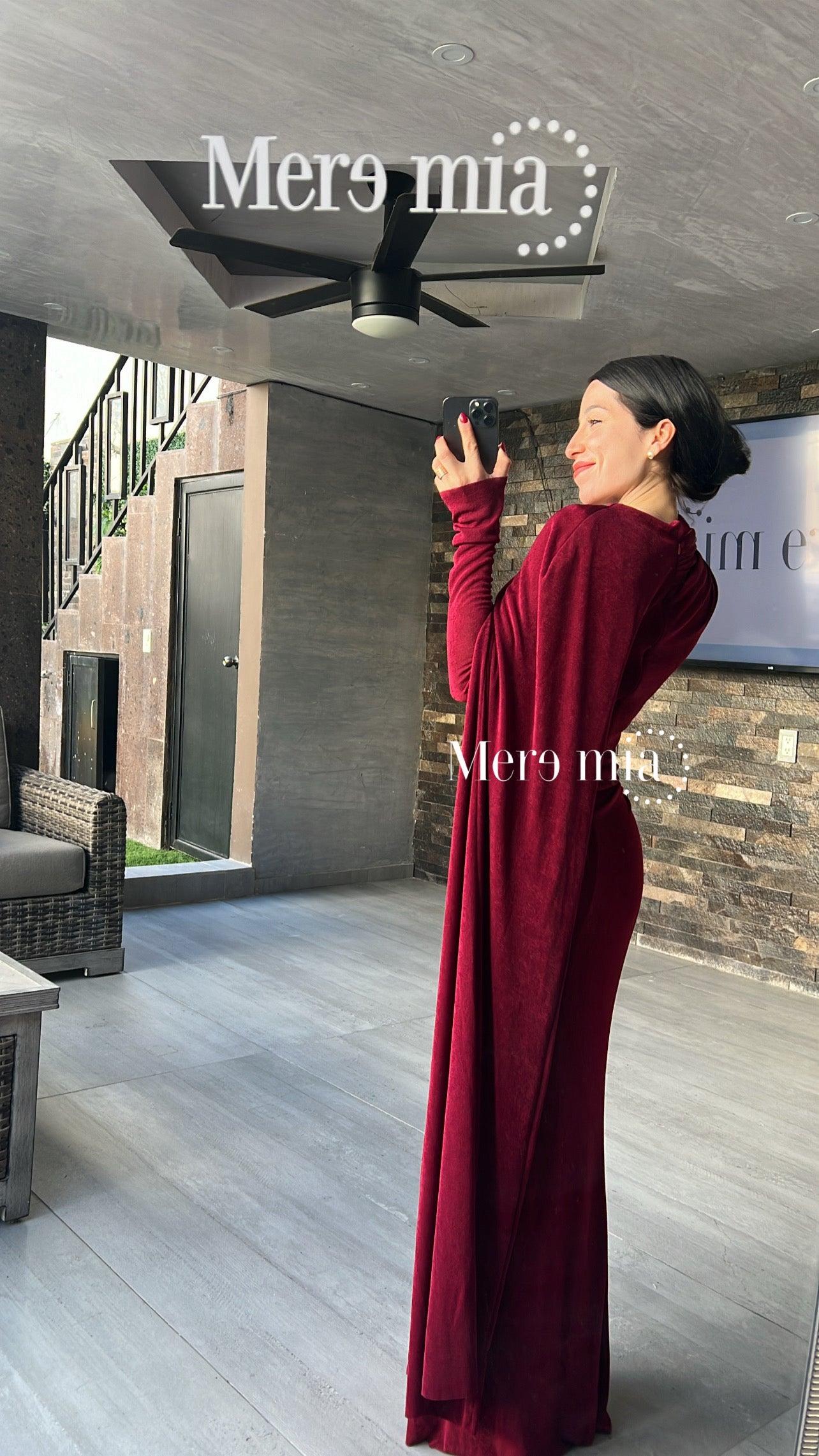 Vestido plisado capa