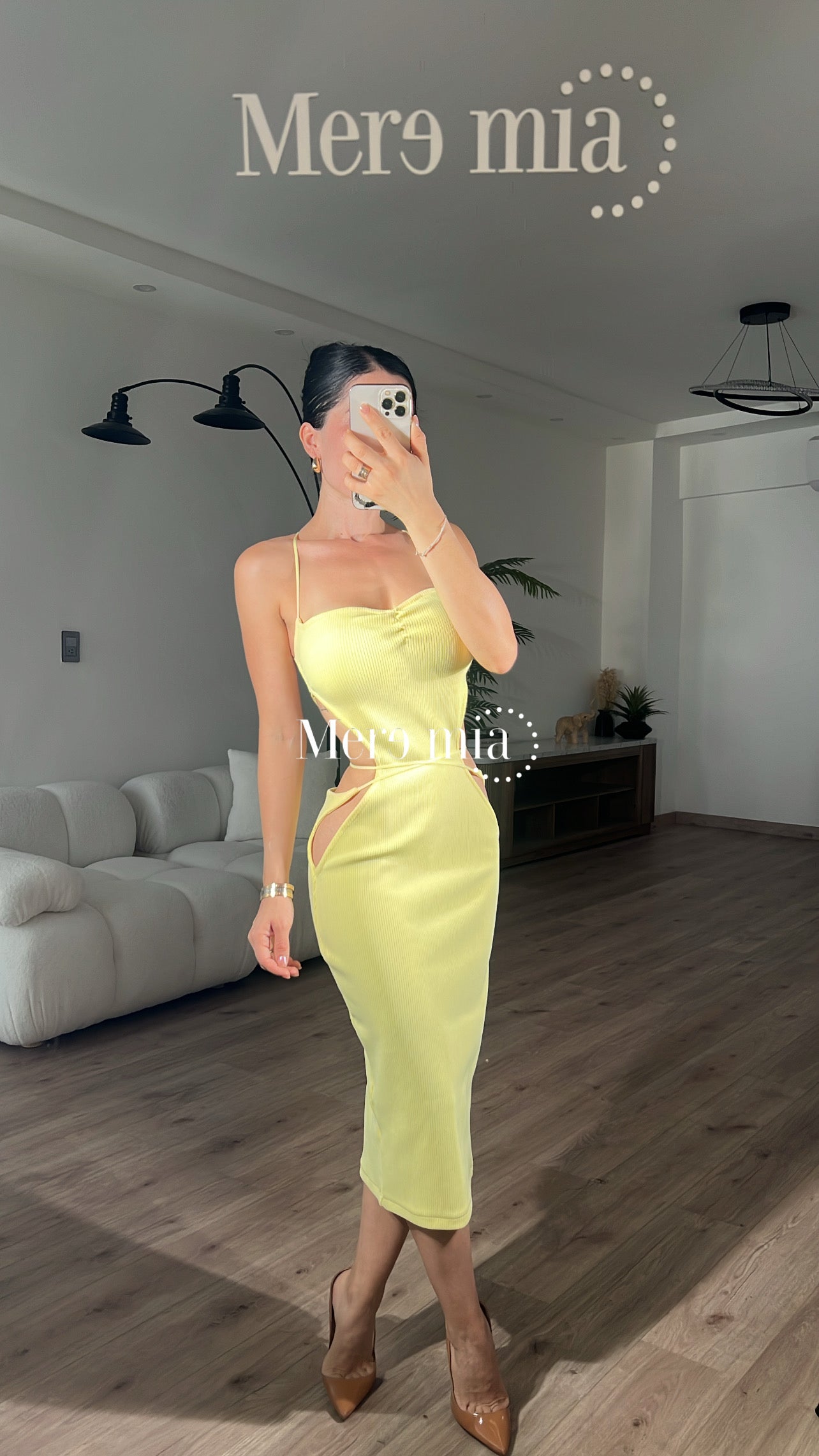 Vestido amarillo flor espalda