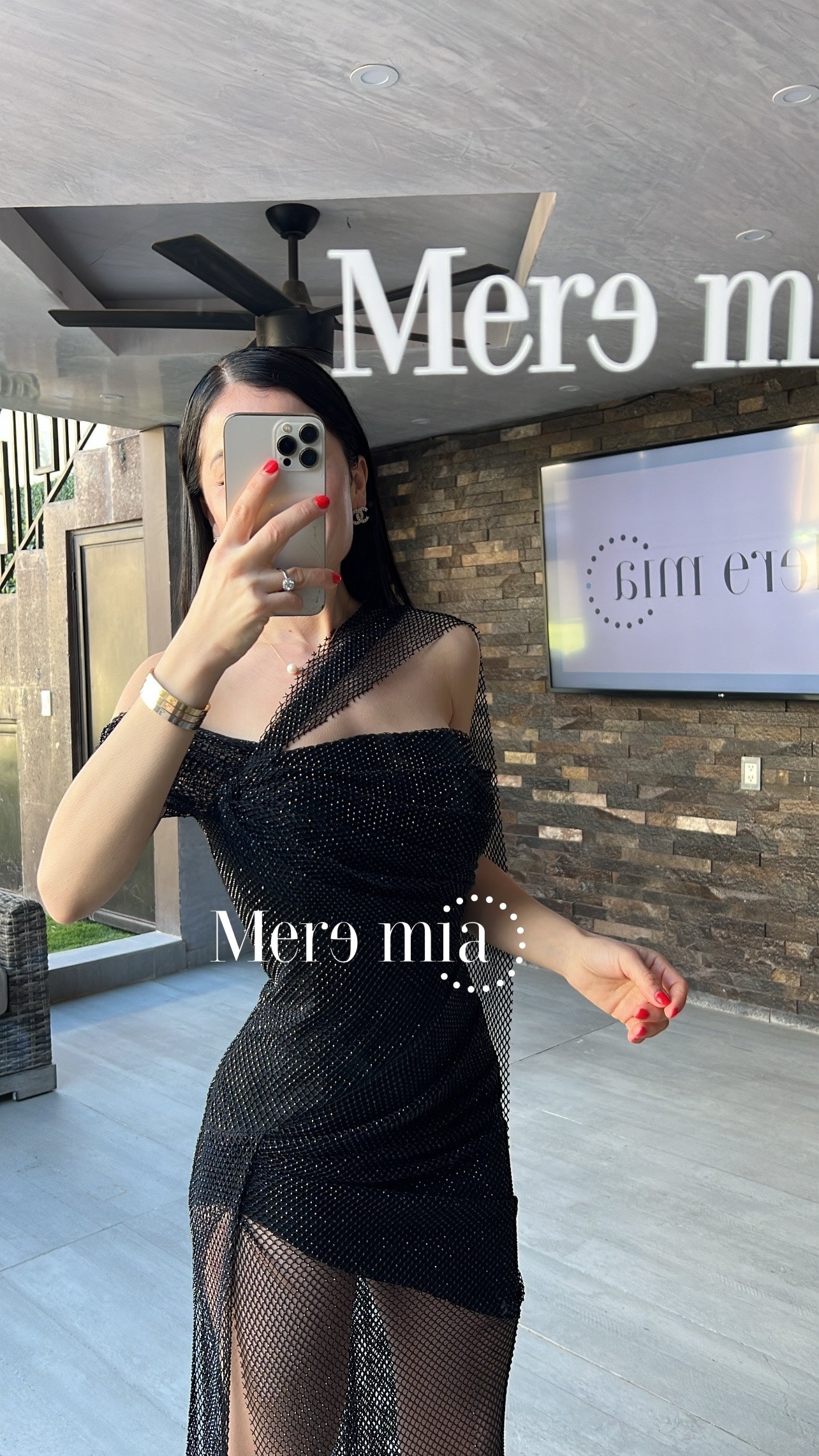 Vestido negro puntos