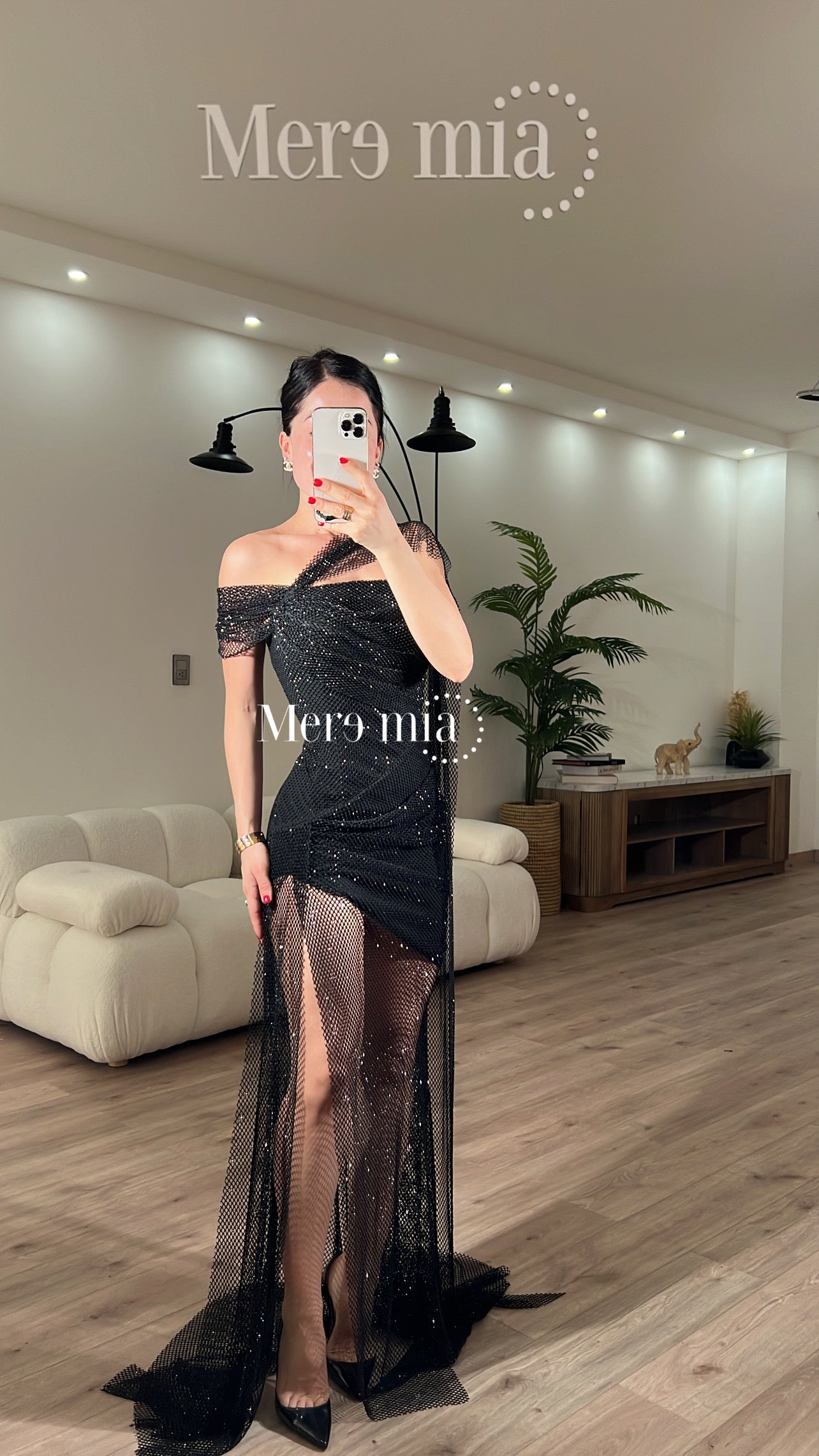 Vestido negro puntos