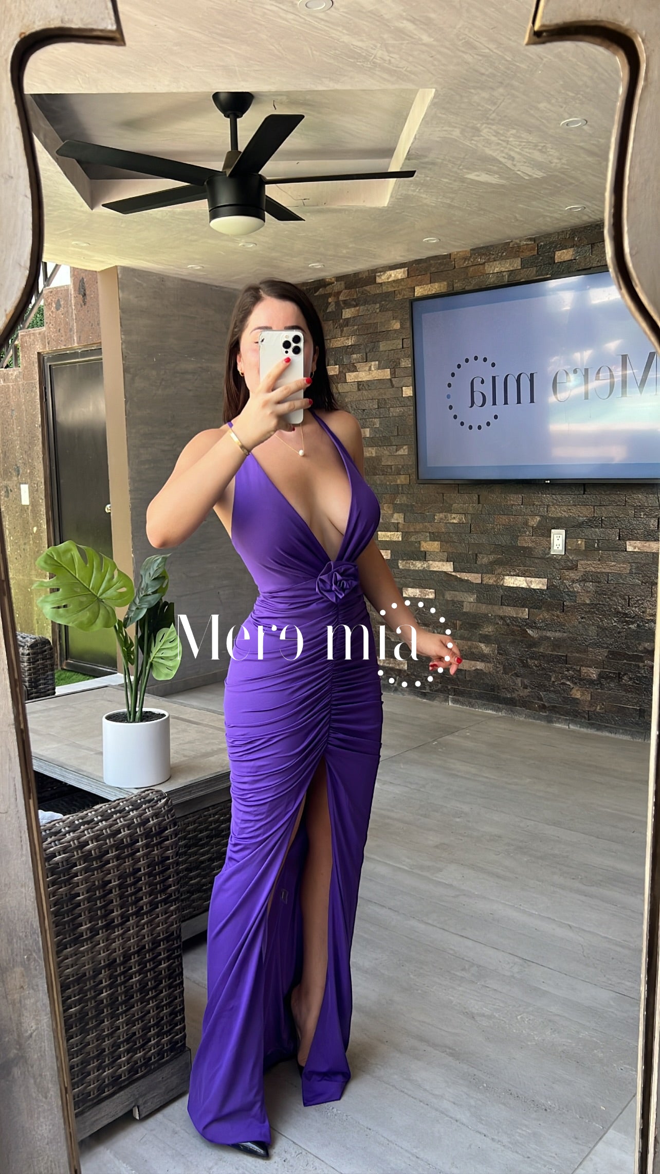 Vestido morado escote v