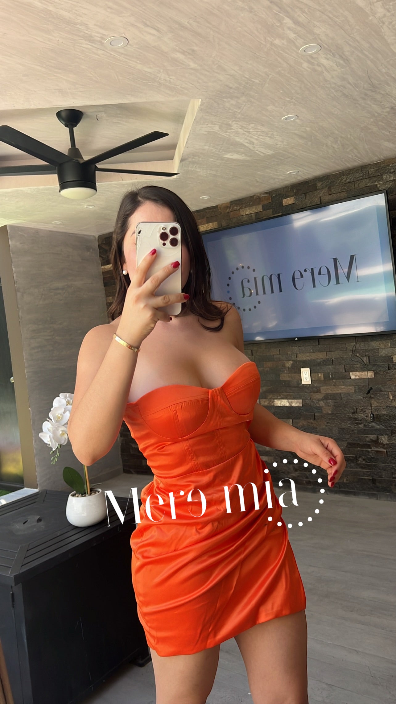 Vestido naranja strapless saten