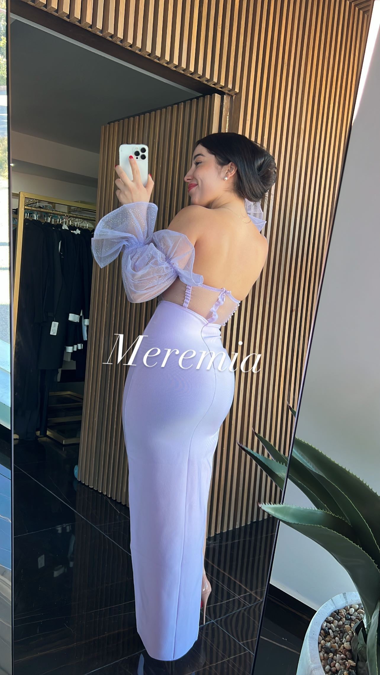 Vestido de manga bombacha y copas