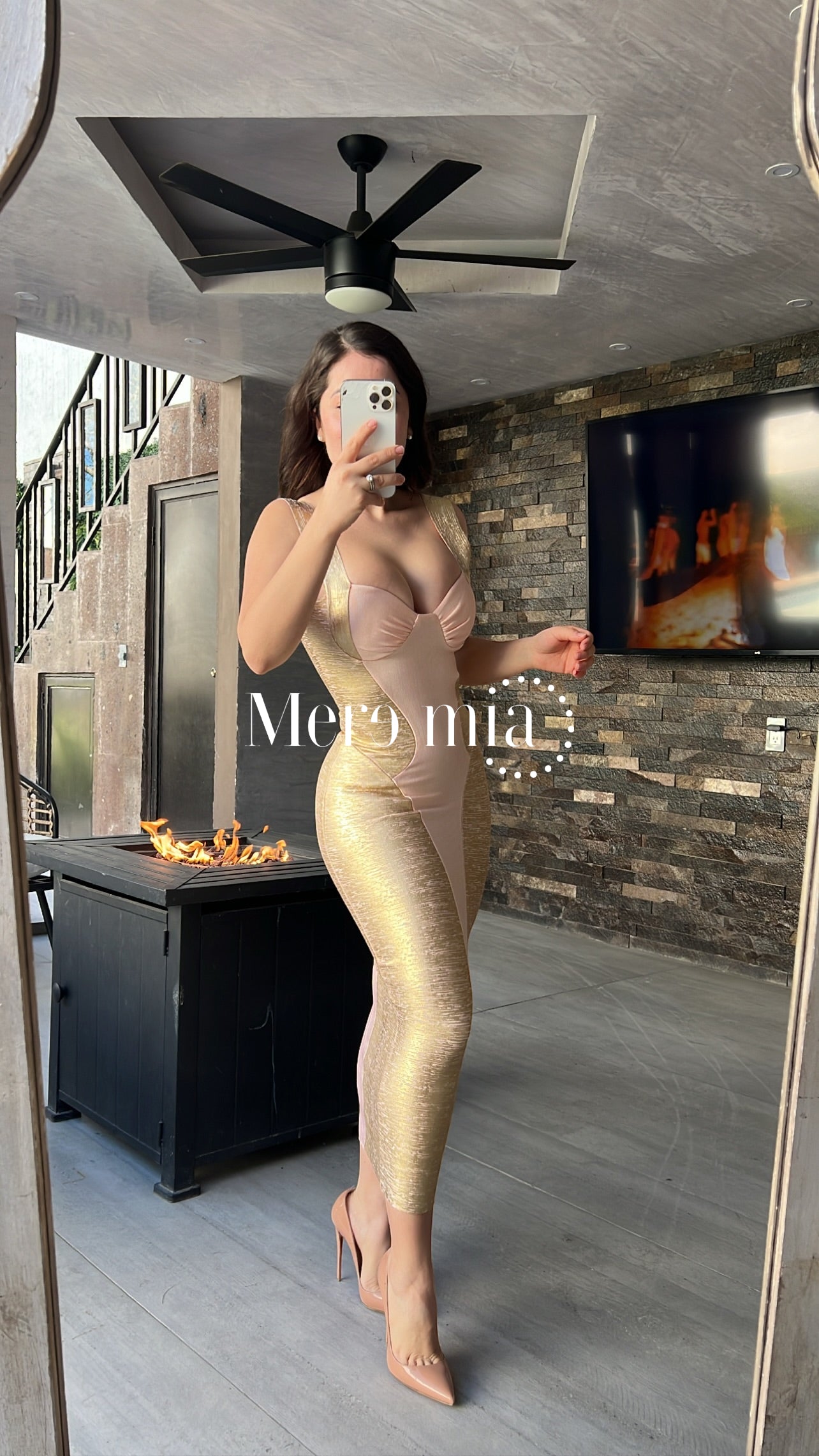 Vestido tirantes dorado con nude