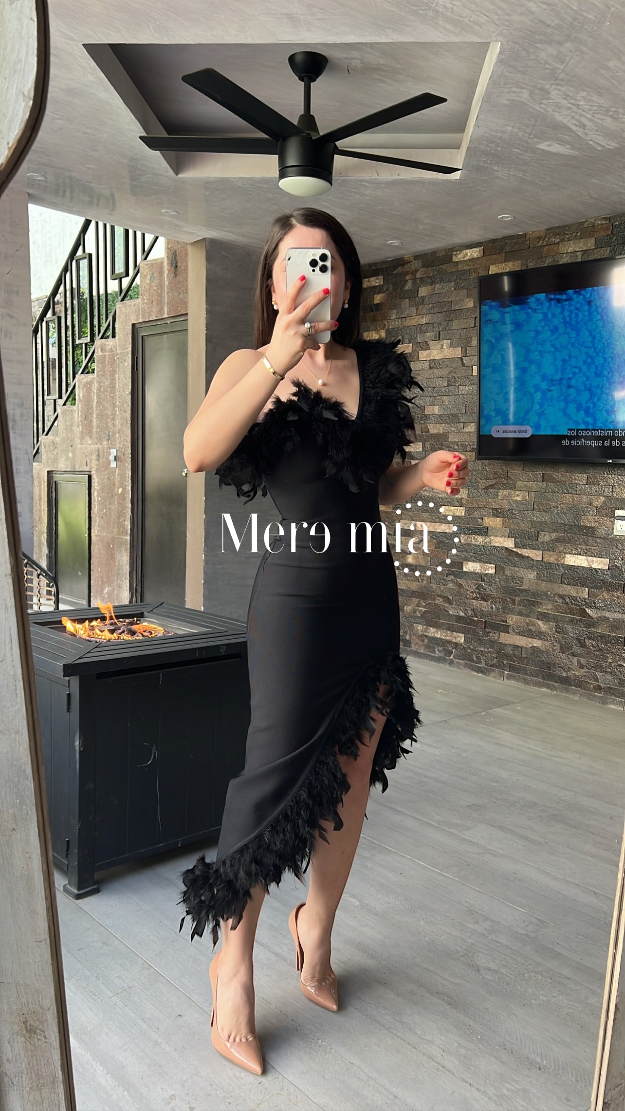 Vestido plumas negro