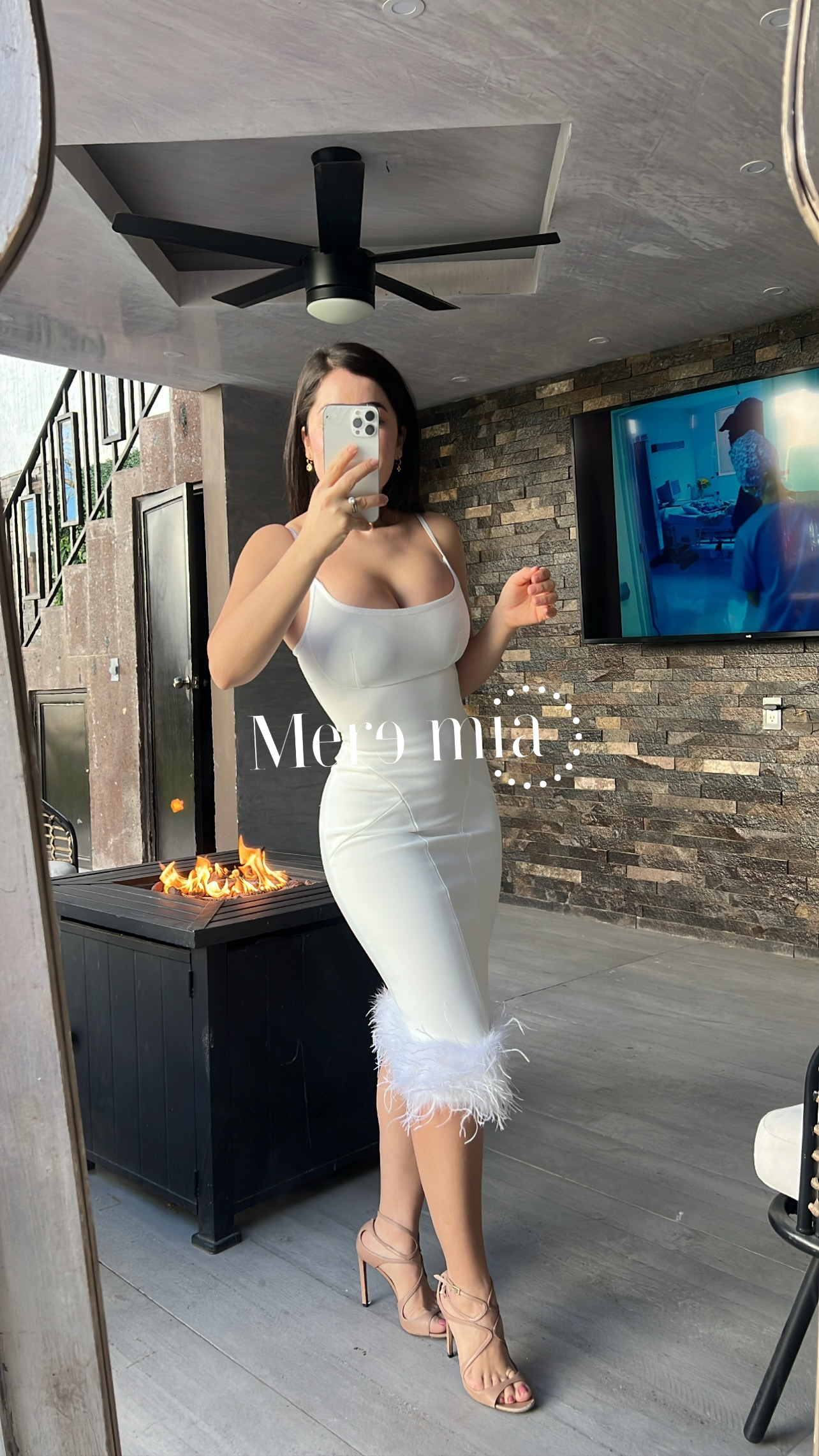 Vestido blanco con plumas