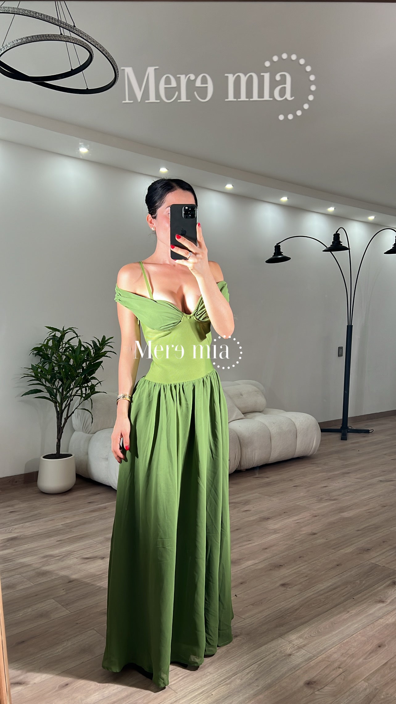 Vestido verde hombros mesh