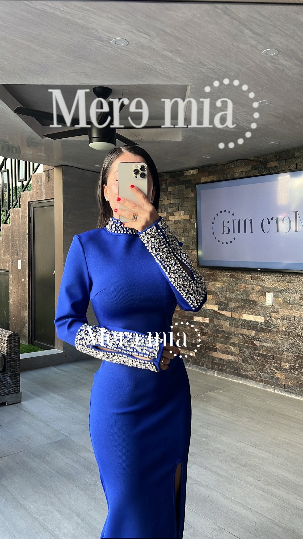 Vestido azul perlas cuello