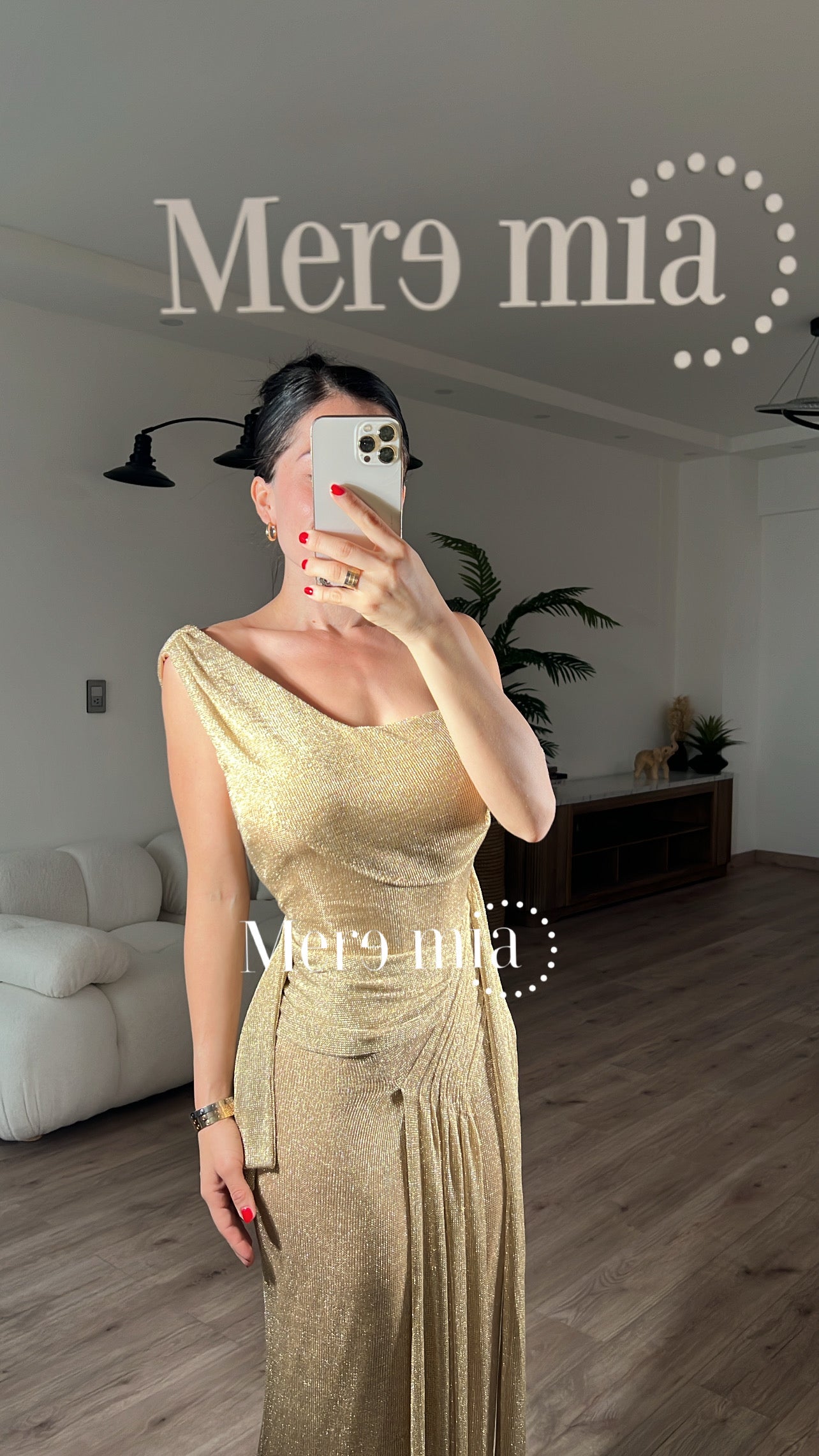 Vestido dorado hombro