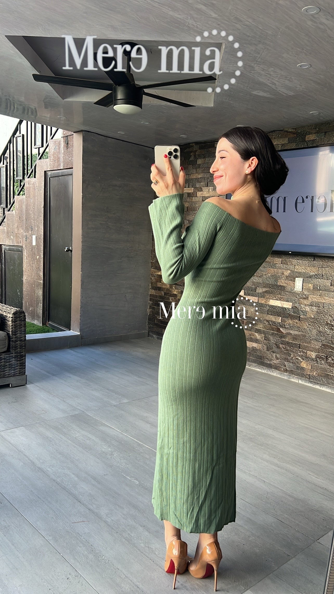 Vestido verde hombros  mangas