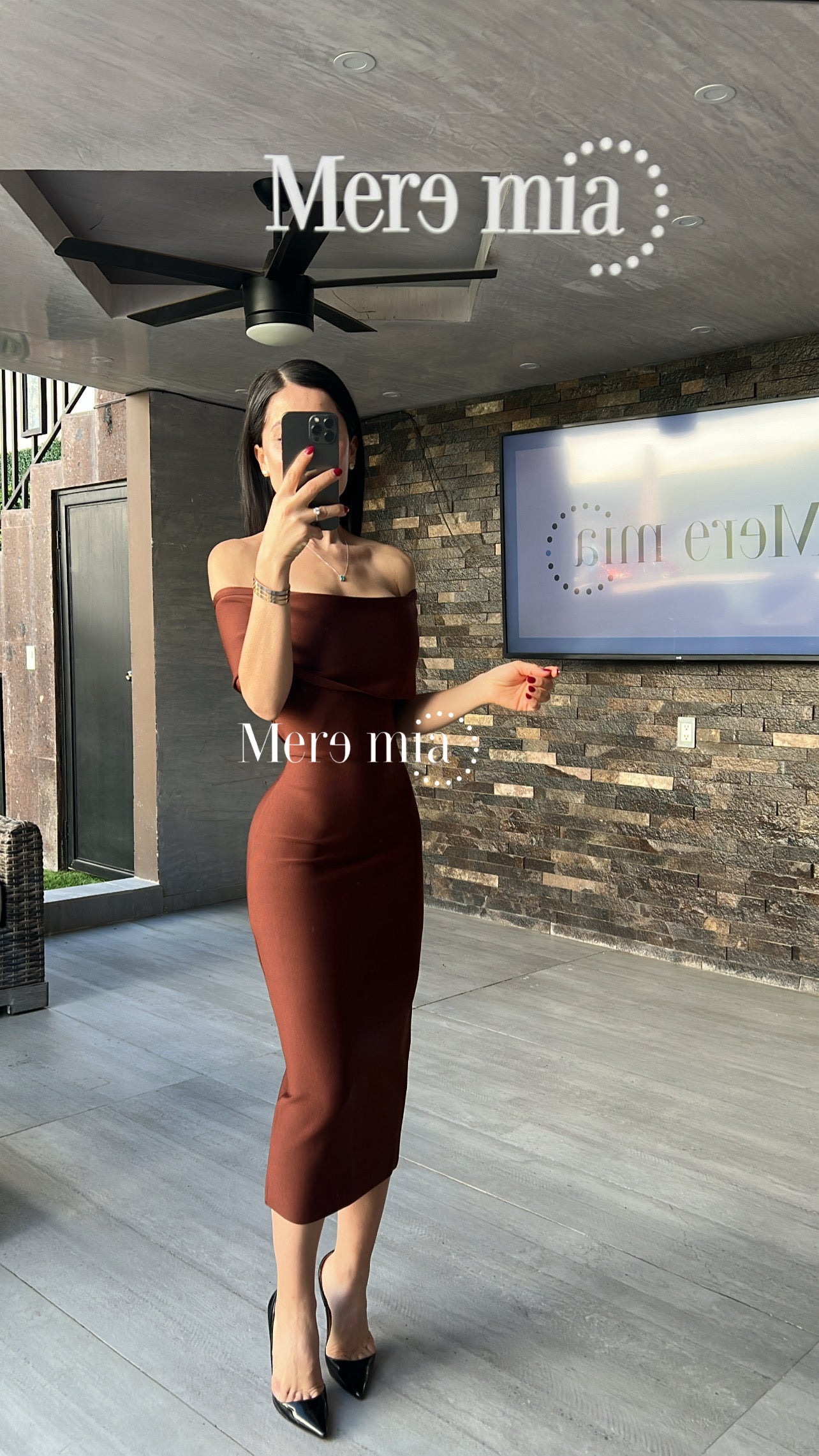 Vestido hombros olan liso