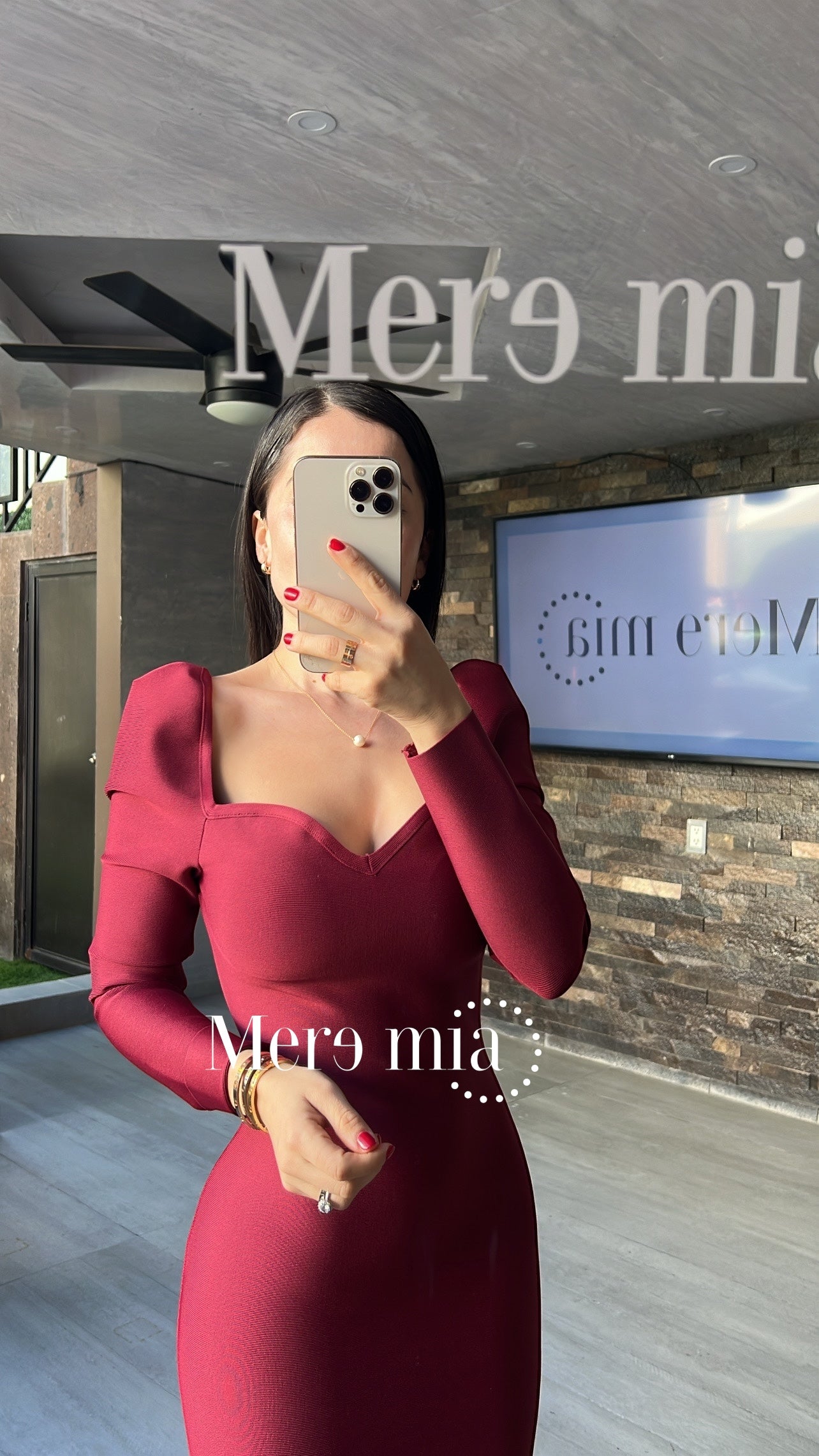 Vestido tinto manga larga