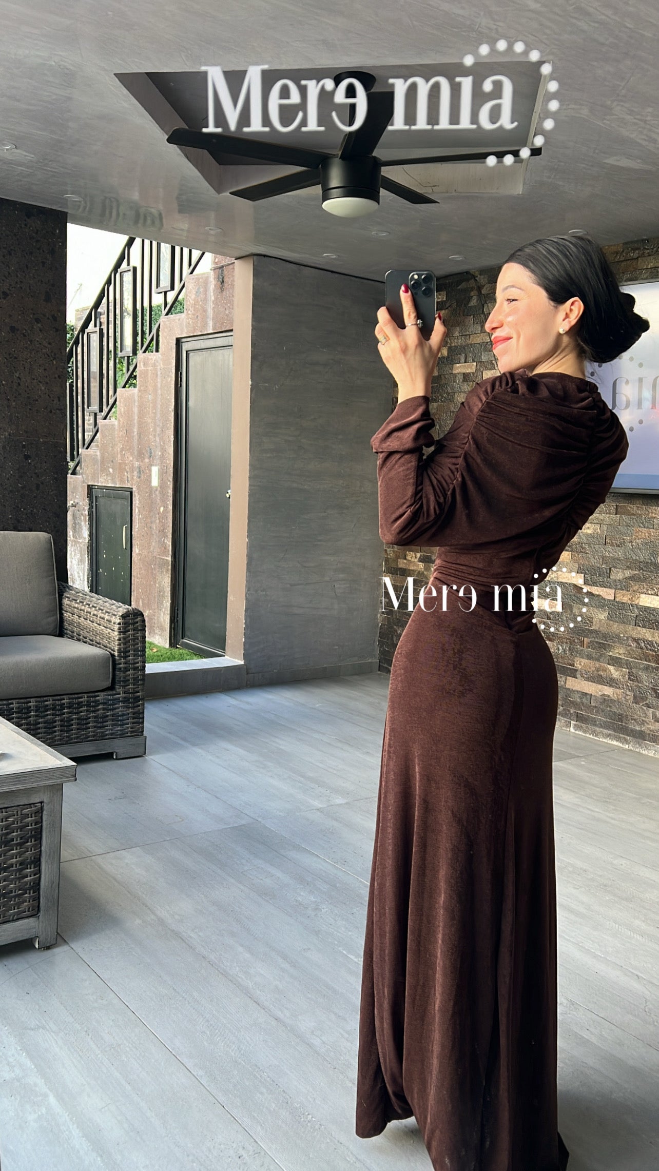 Vestido café plisado nudo