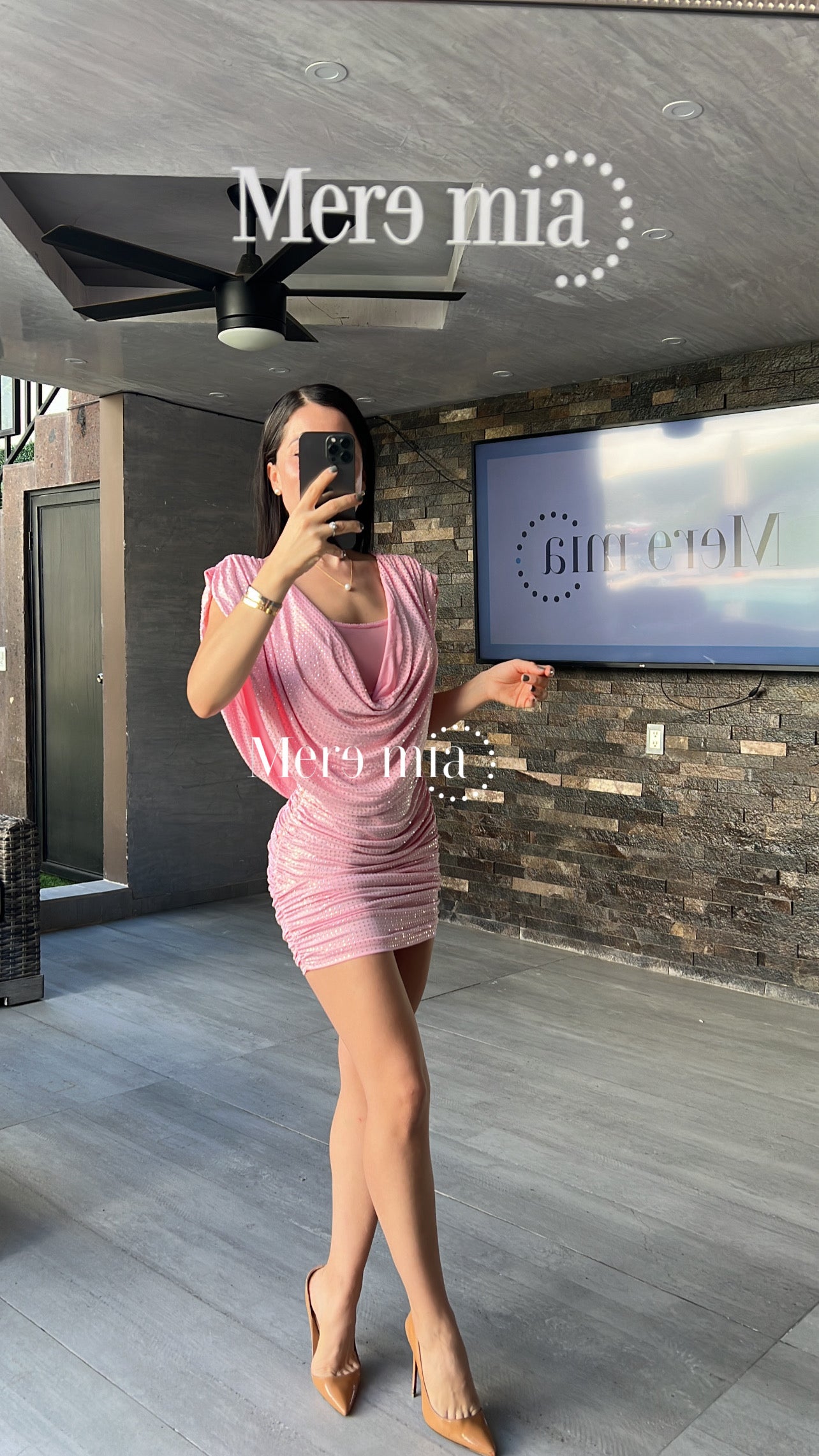Vestido rosa puntos U