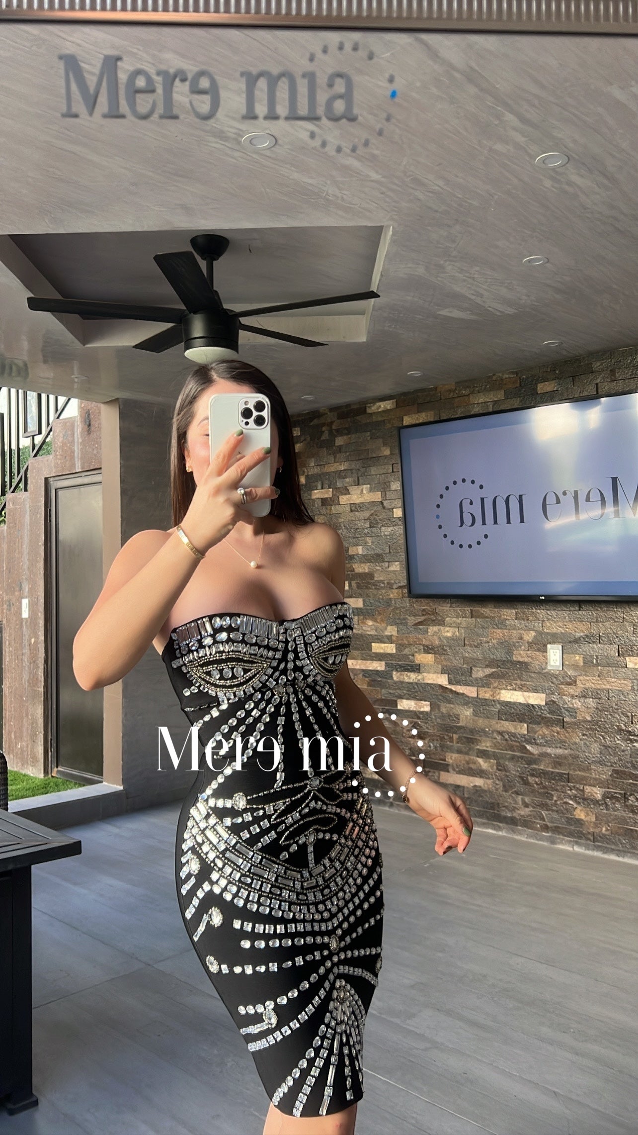 Vestido negro strapples