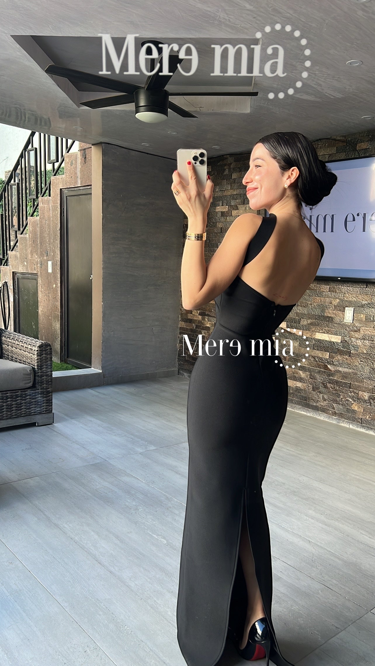 Vestido negro cuello liso