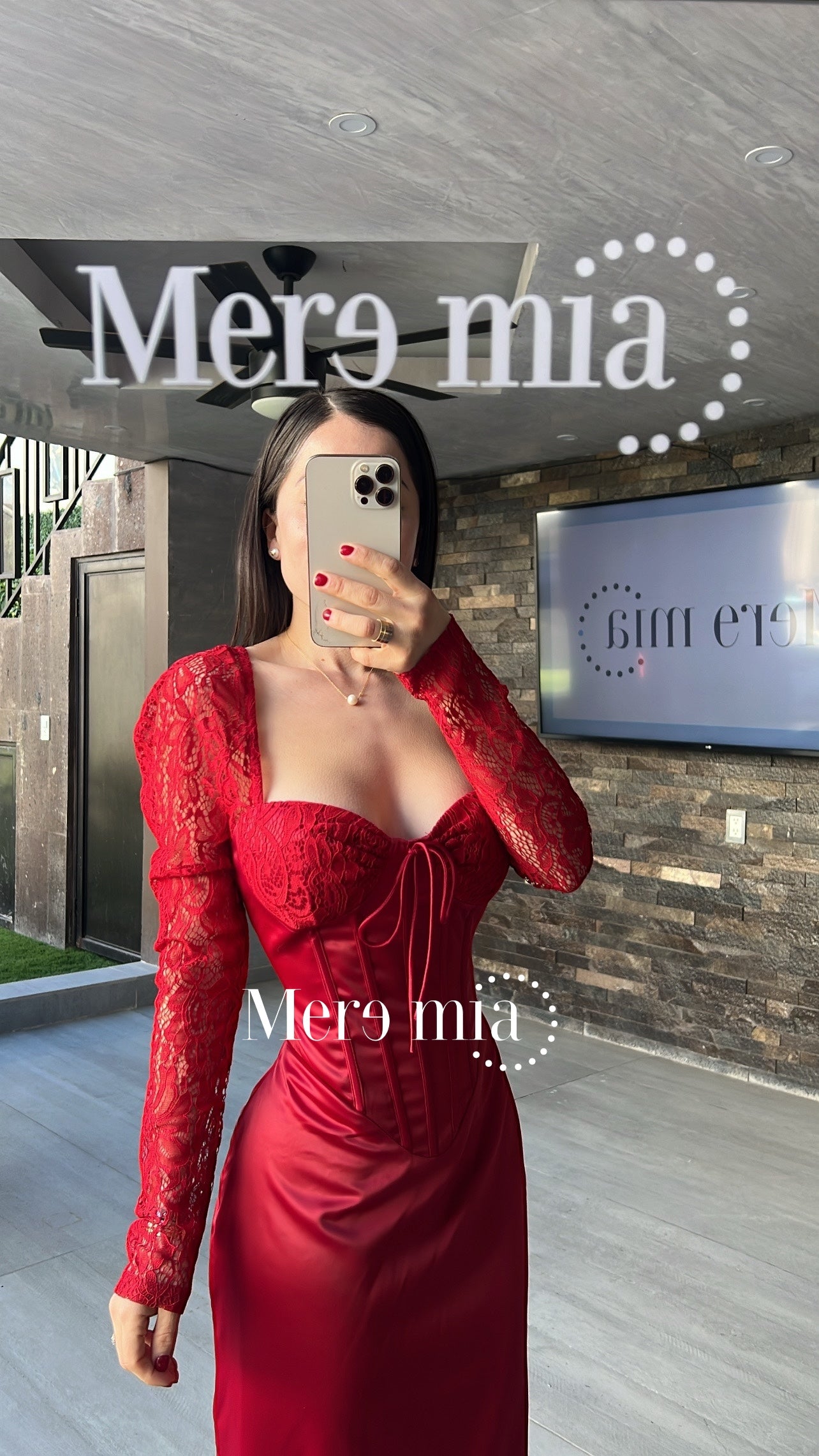 Vestido tinto sat encaje