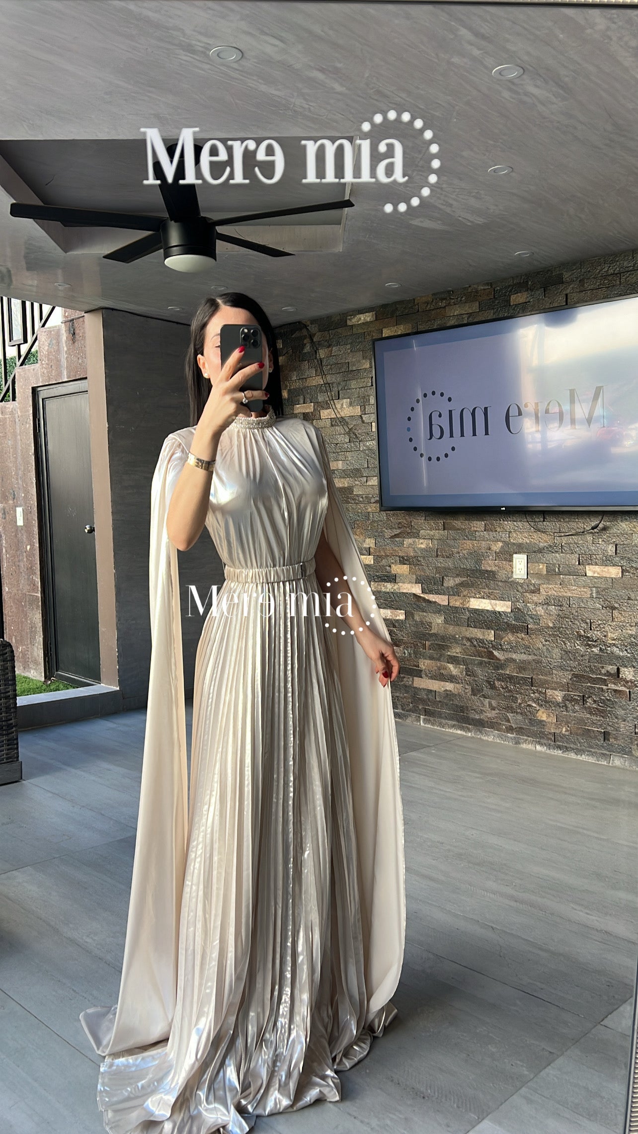 Vestido plisado mangas