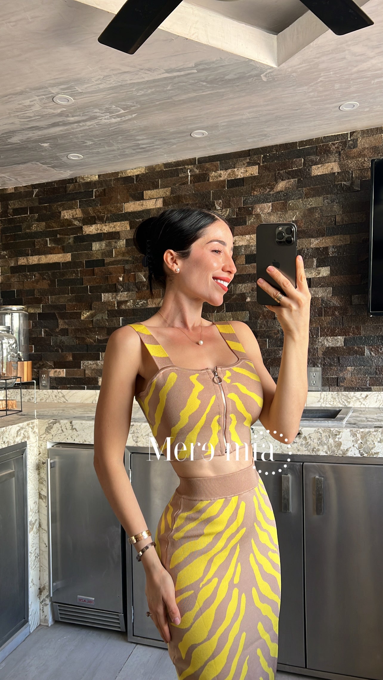 Conjunto amarillo beige