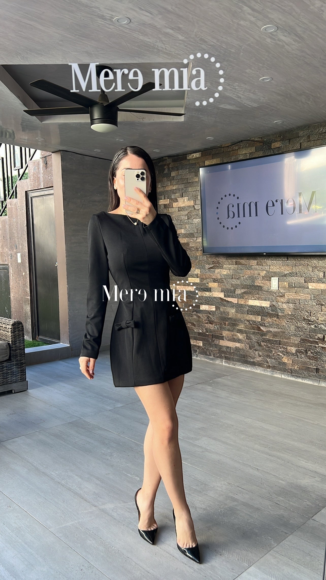 Vestido negro bolsas corto