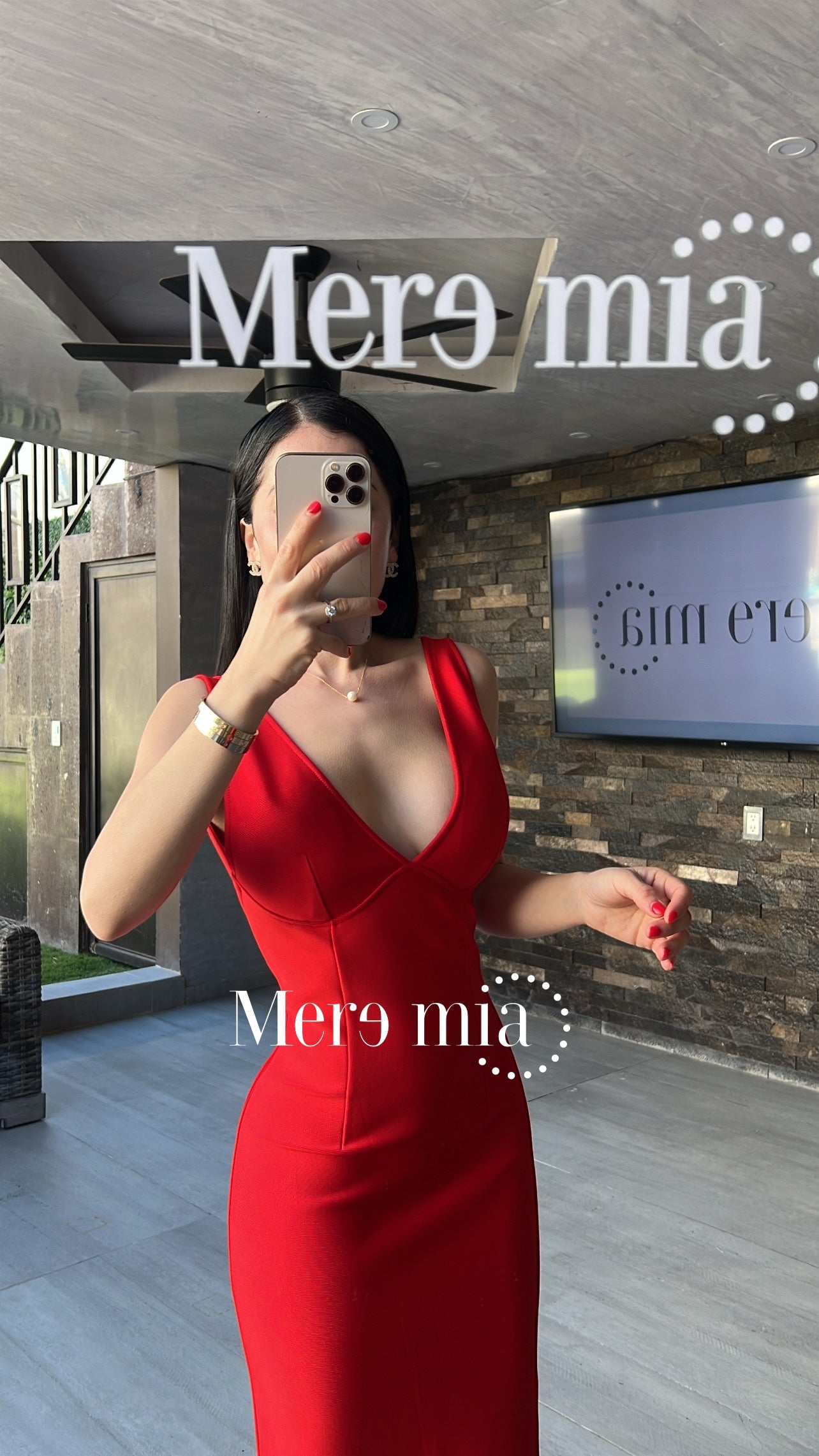 Vestido rojo escote v