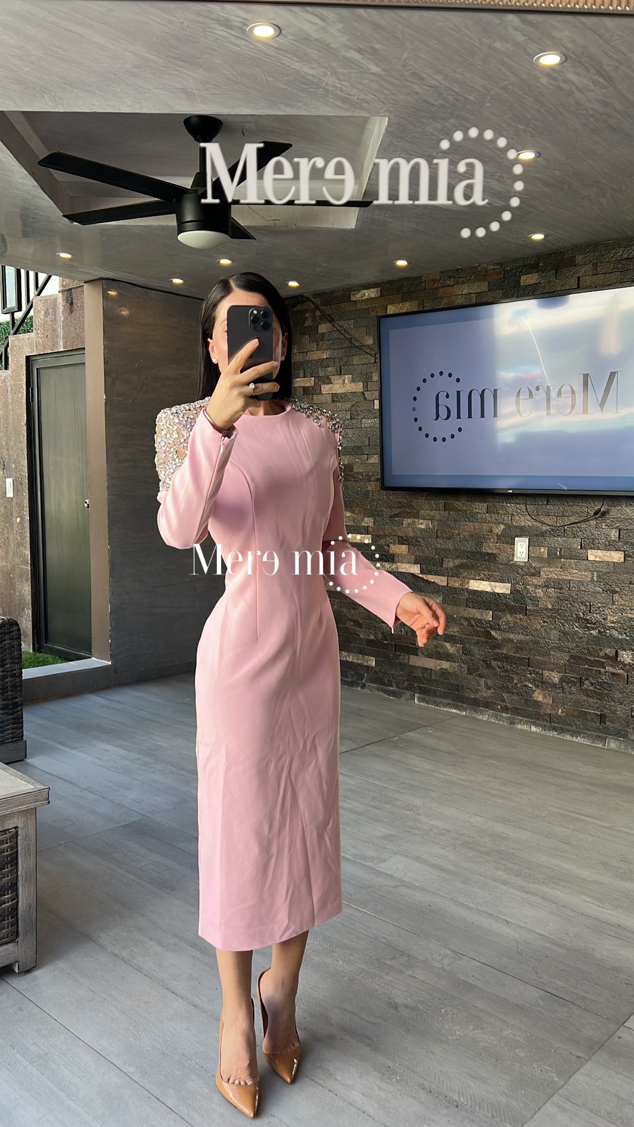 Vestido rosa apl hombros