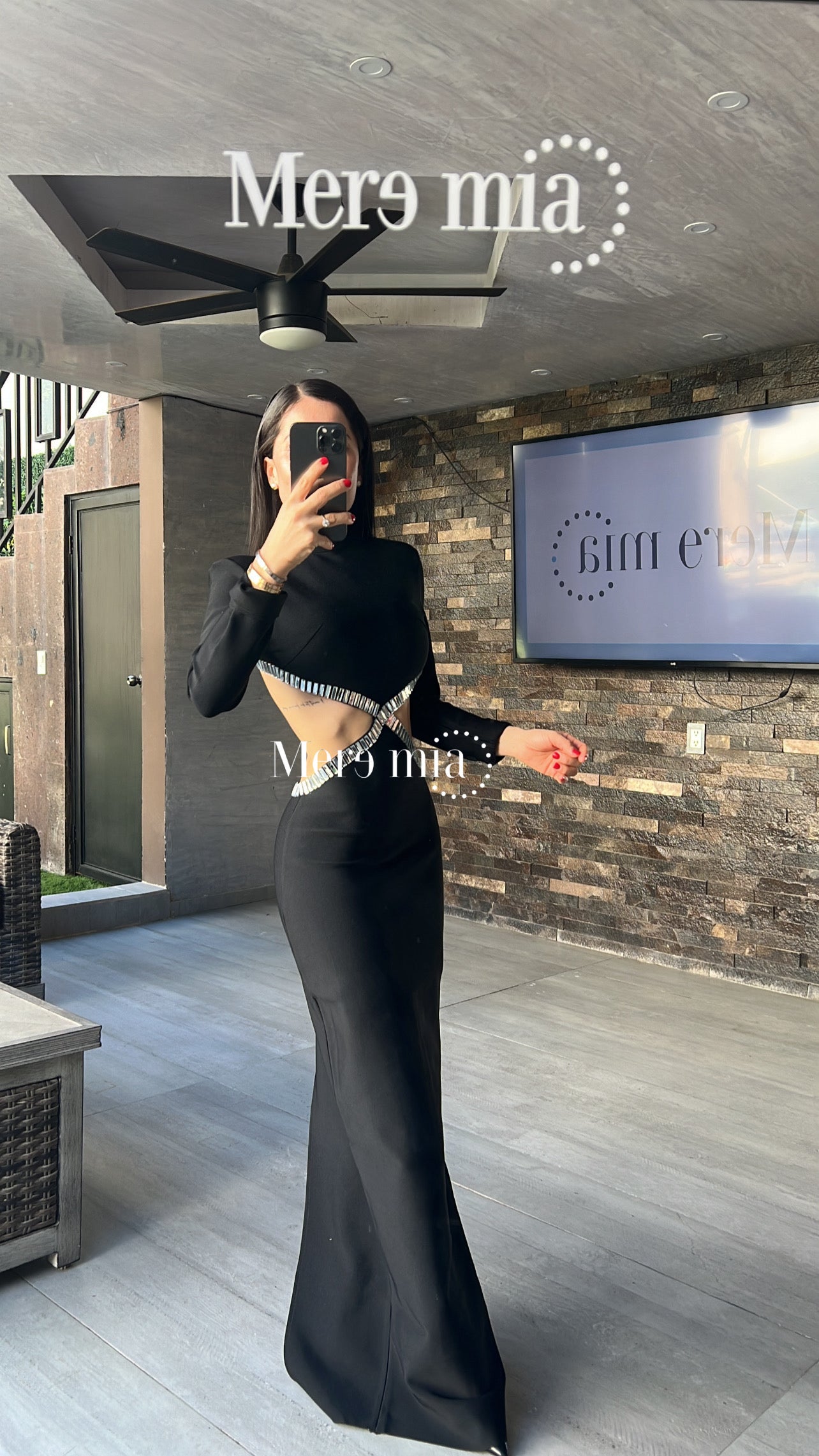 Vestido negro apl plata espalda