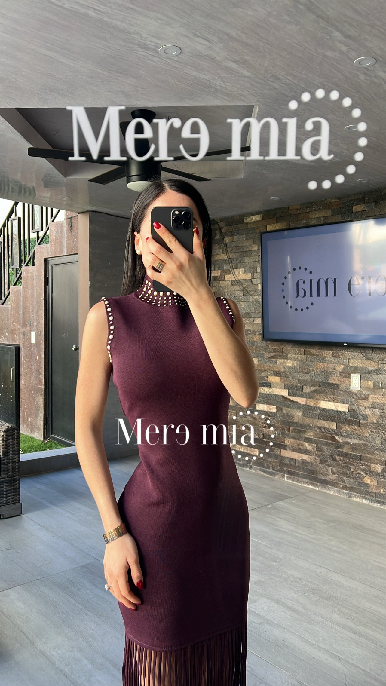 Vestido tinto estoperoles