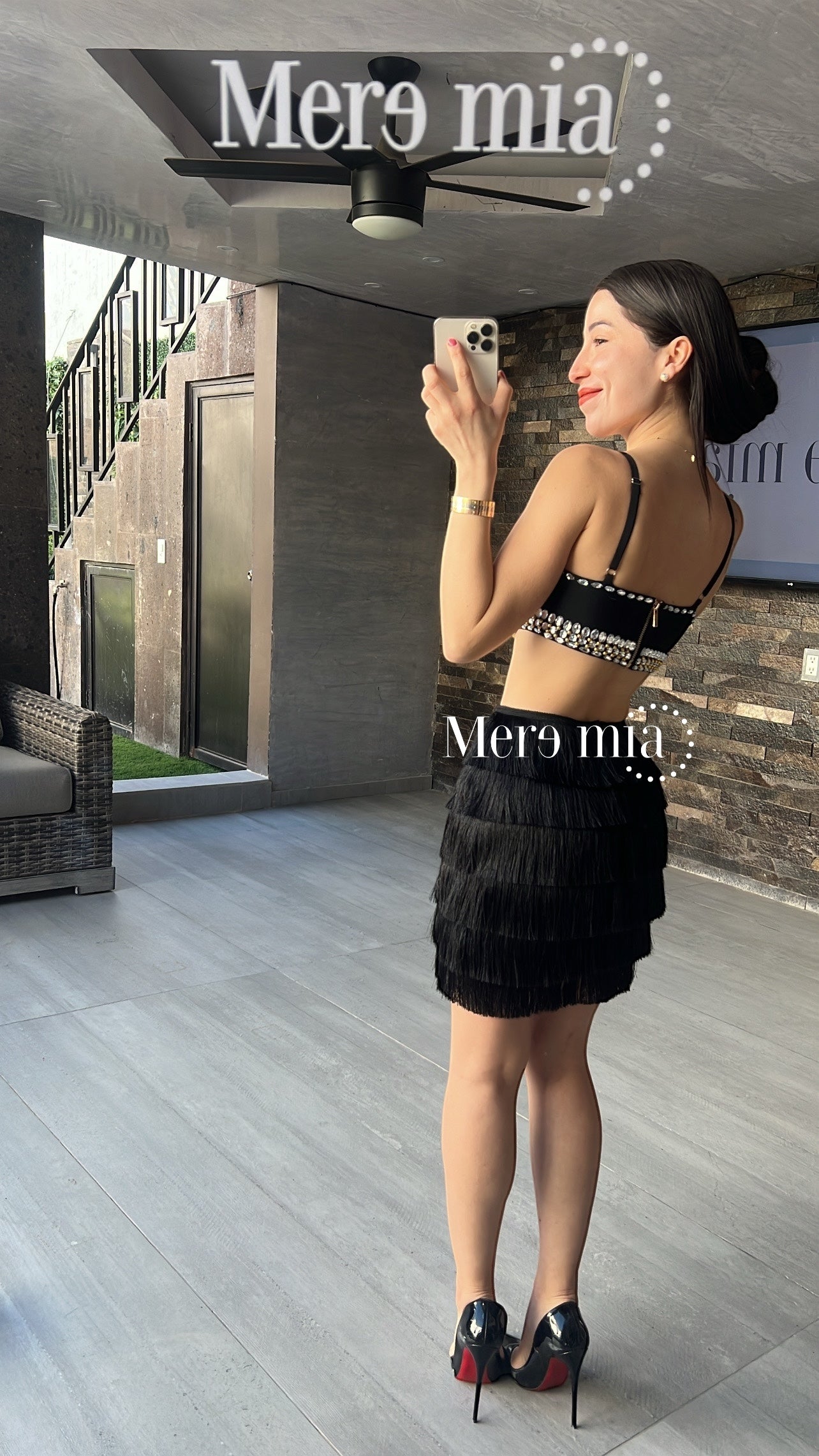 Vestido negro barbas corto