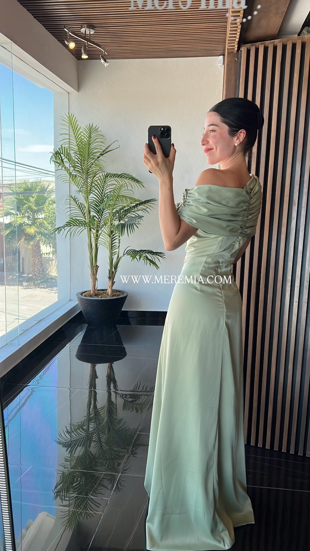 Vestido listo satin olan arriba