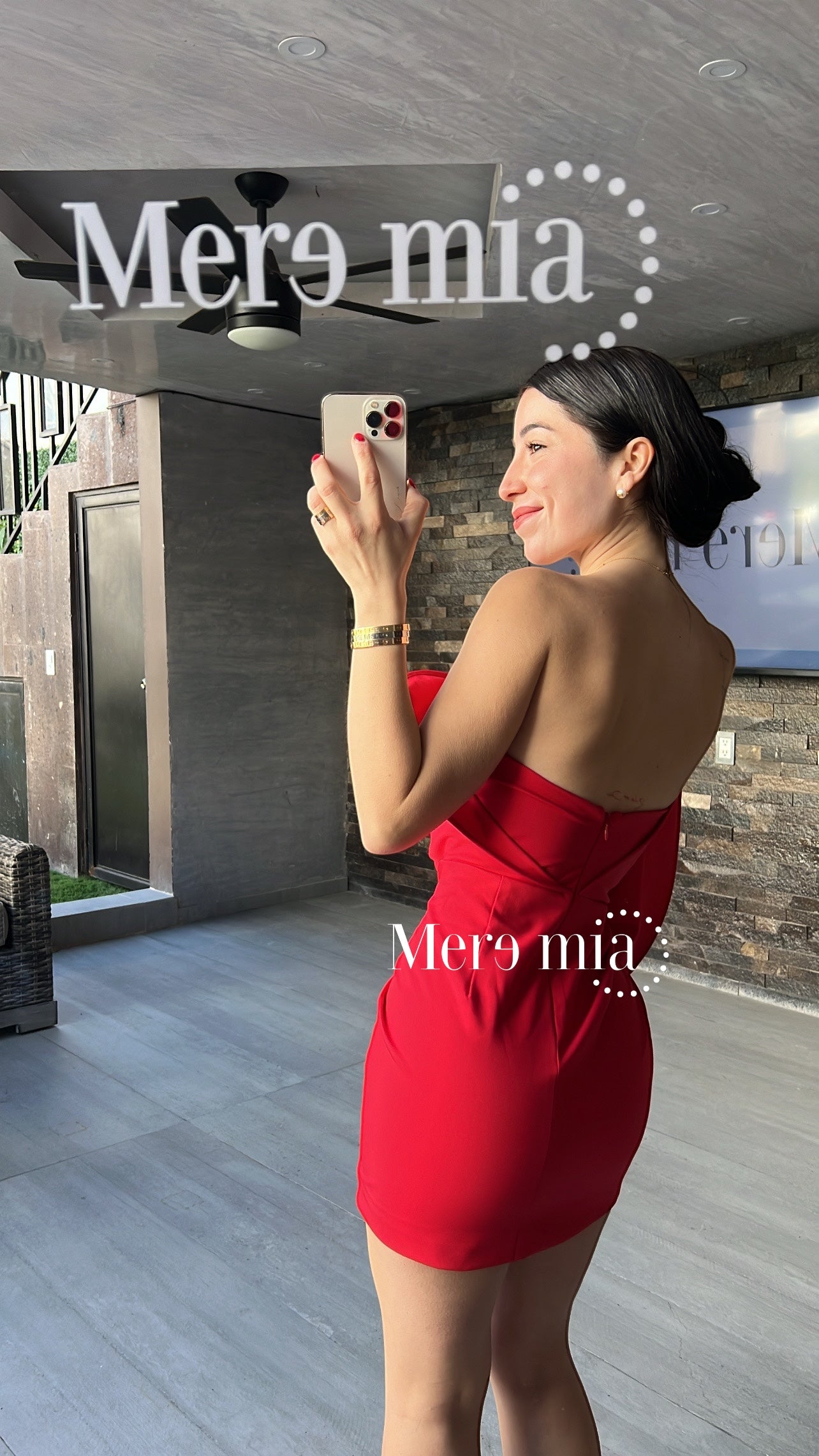 Vestido rojo flor lado