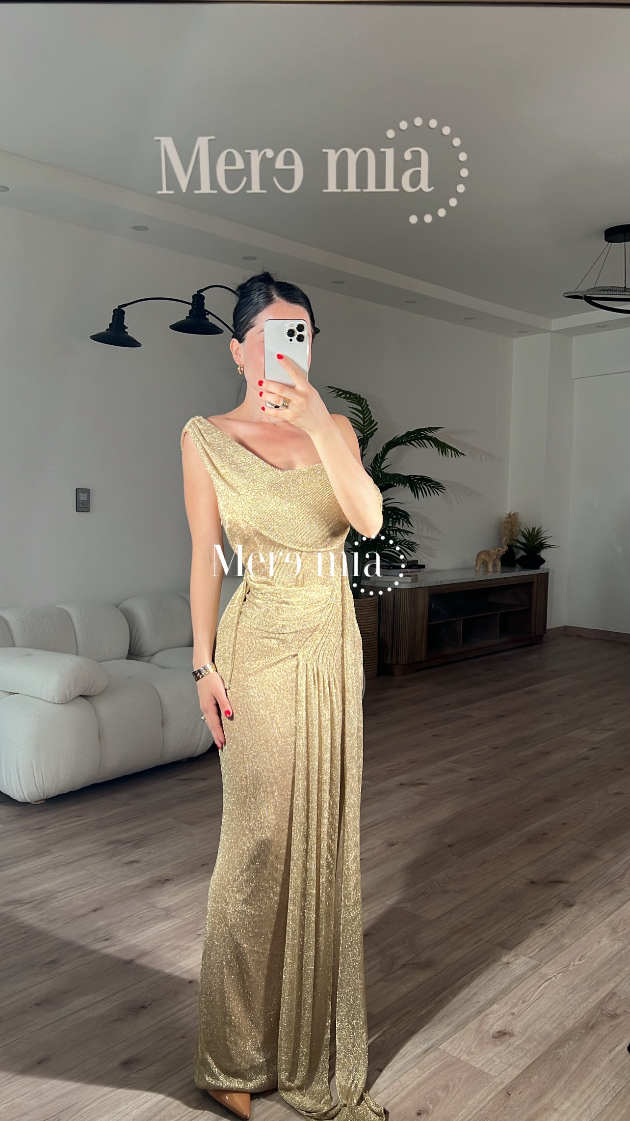 Vestido dorado hombro