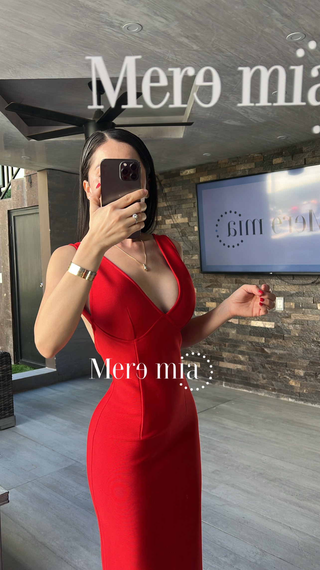 Vestido rojo escote v
