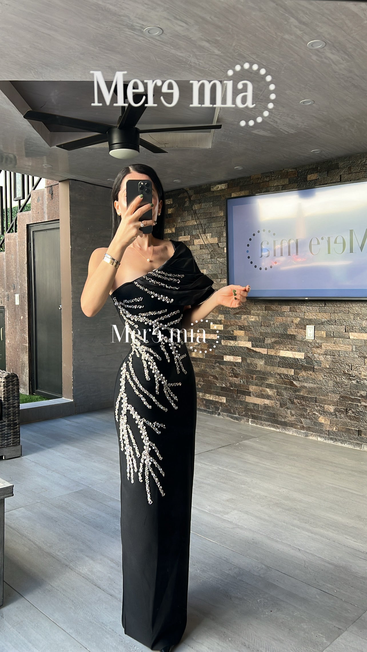 Vestido negro ramas tul