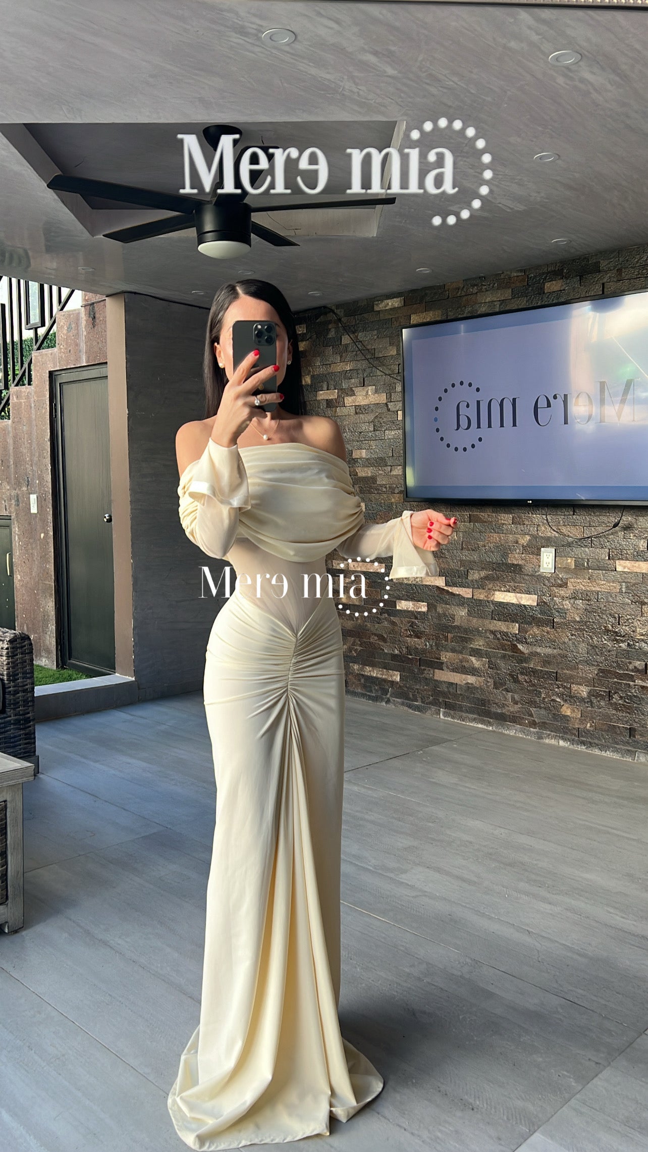 Vestido plisado línea hombros