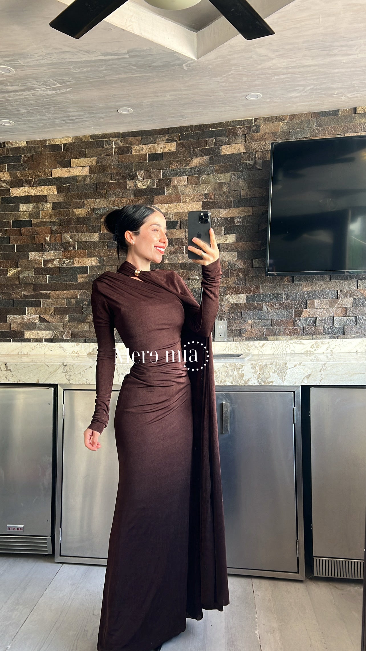 Vestido plisado capa
