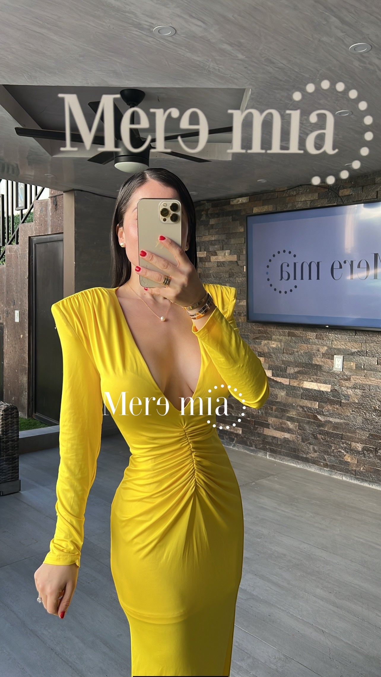 Vestido amarillo plisado