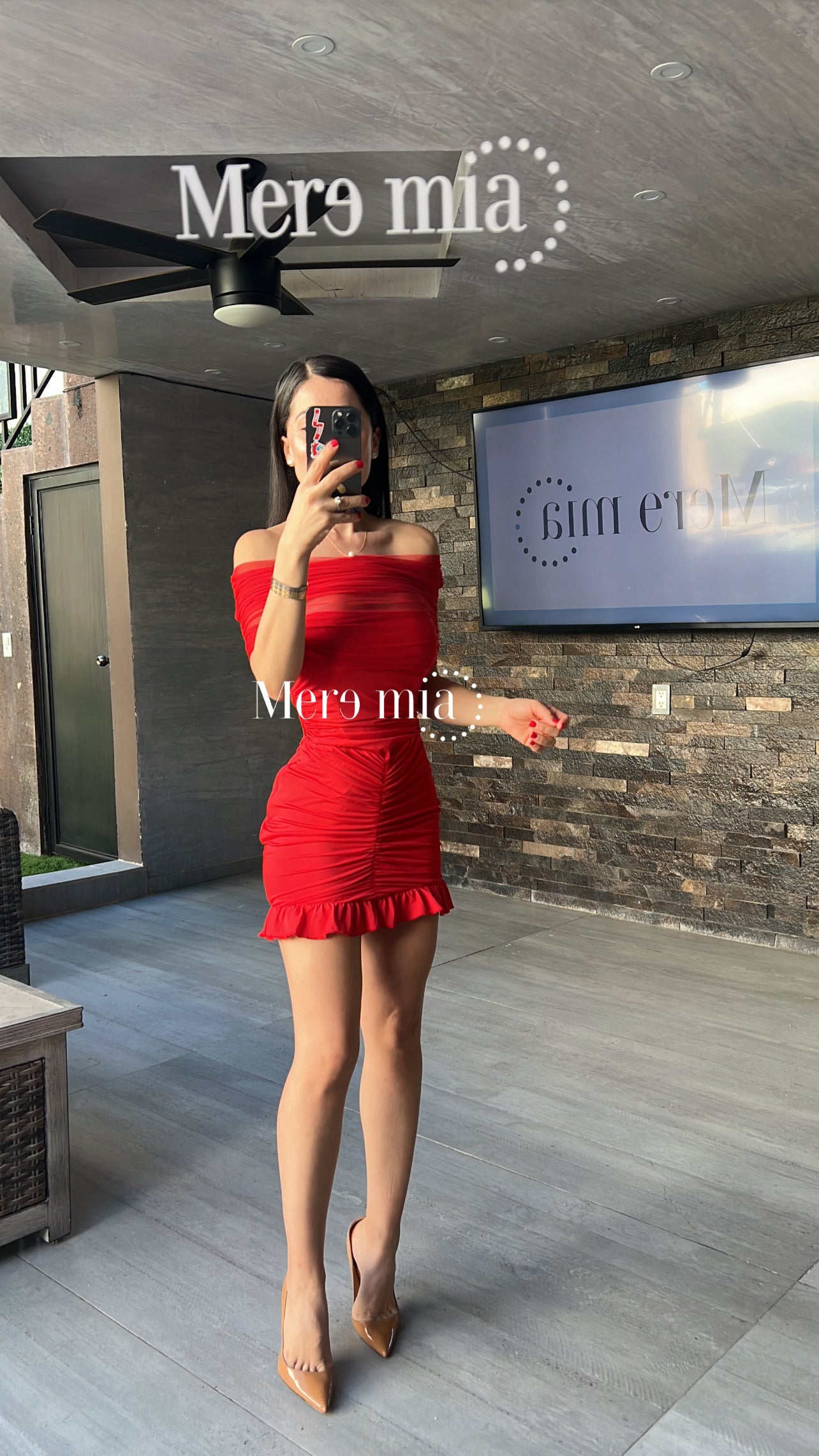 Vestido rojo corto hombros